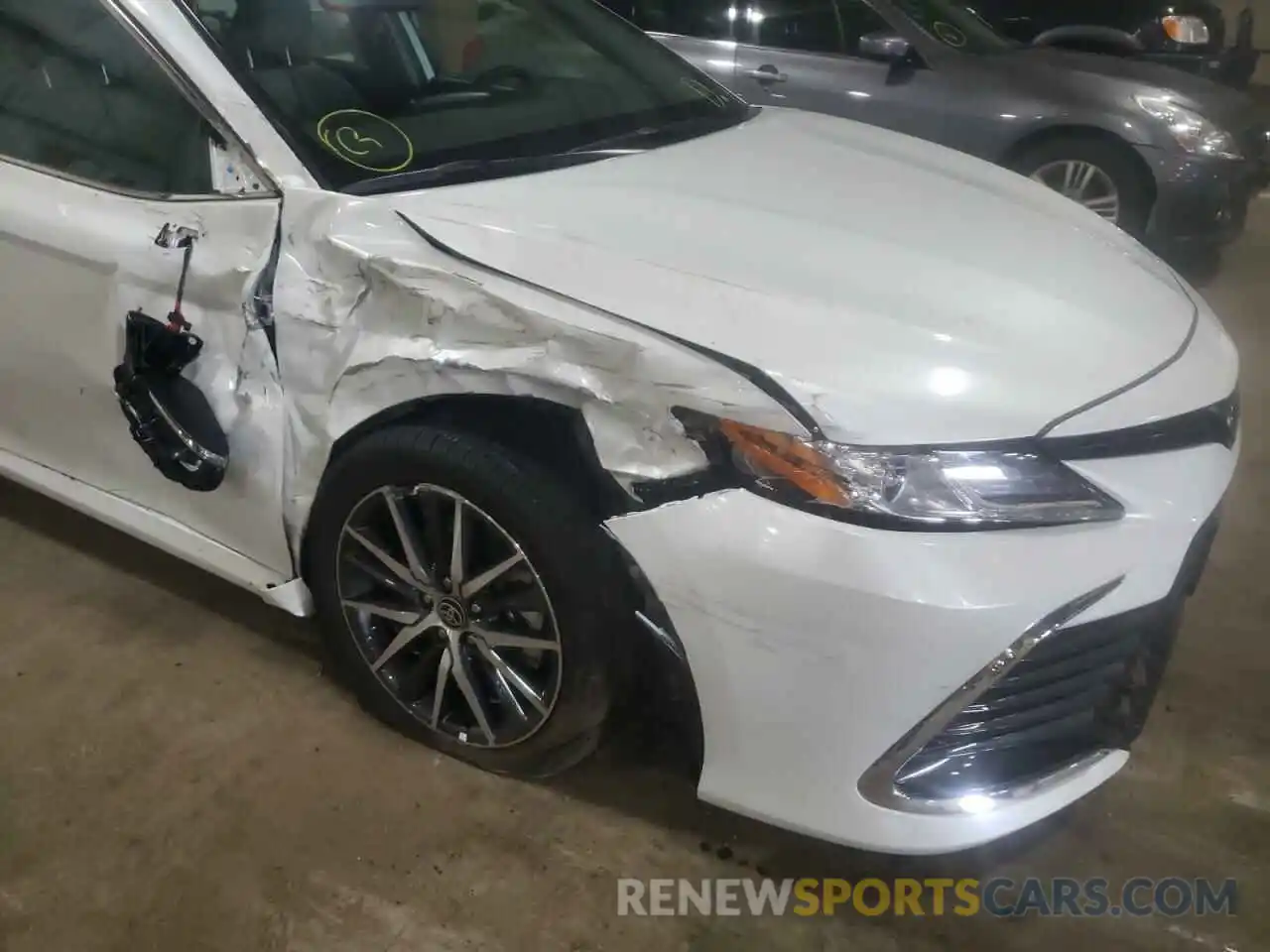 9 Photograph of a damaged car 4T1F11BK5NU048827 TOYOTA CAMRY 2022