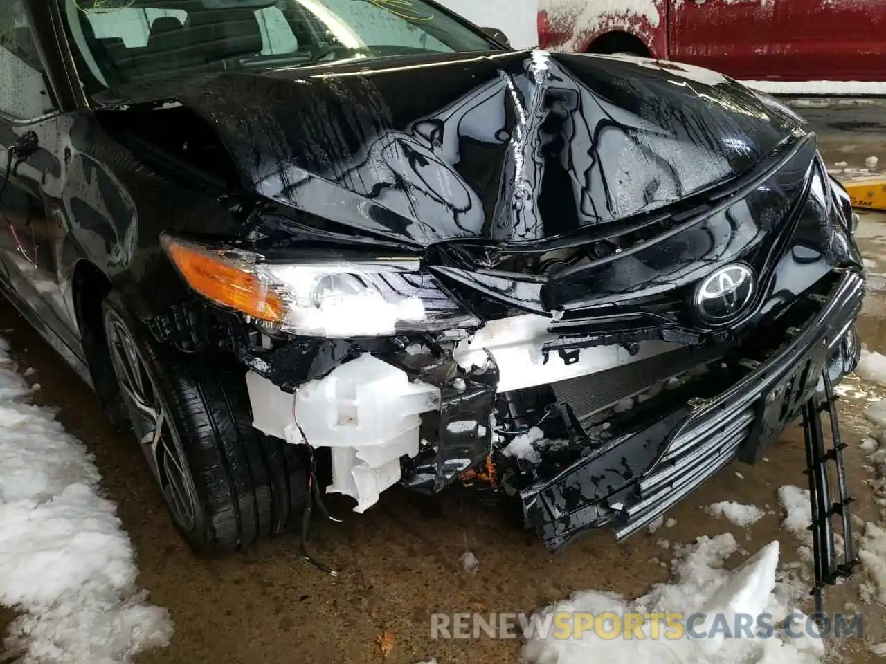 8 Photograph of a damaged car 4T1F11BK6NU050781 TOYOTA CAMRY 2022