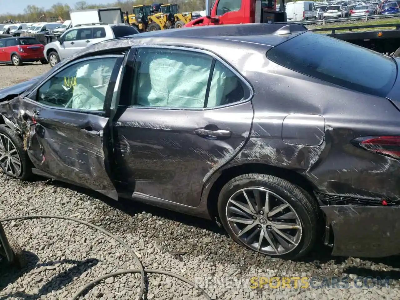 9 Photograph of a damaged car 4T1F11BK6NU056970 TOYOTA CAMRY 2022