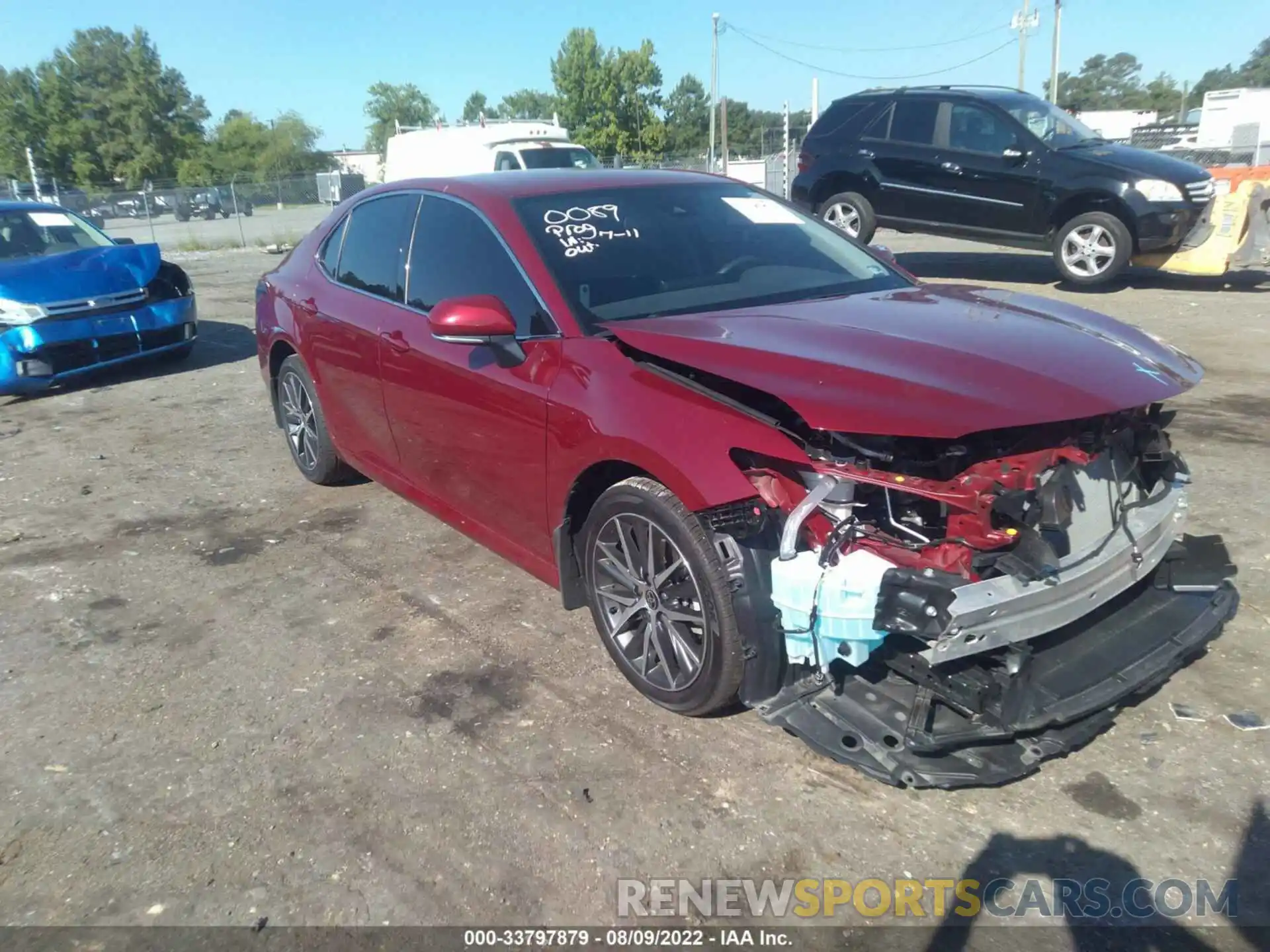 1 Photograph of a damaged car 4T1F11BKXNU053411 TOYOTA CAMRY 2022