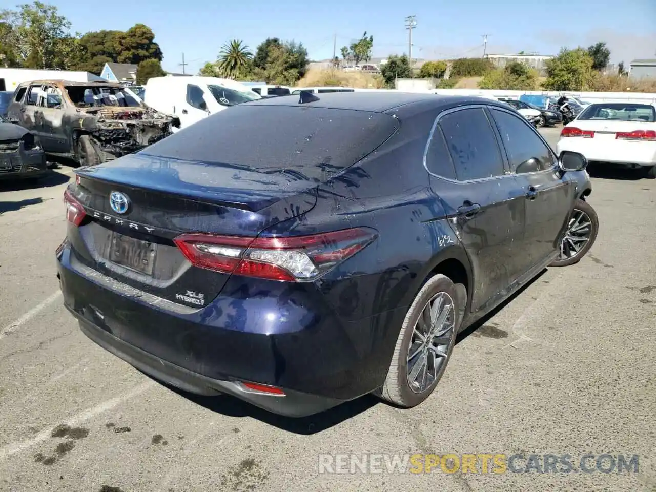 4 Photograph of a damaged car 4T1F31AK0NU573385 TOYOTA CAMRY 2022