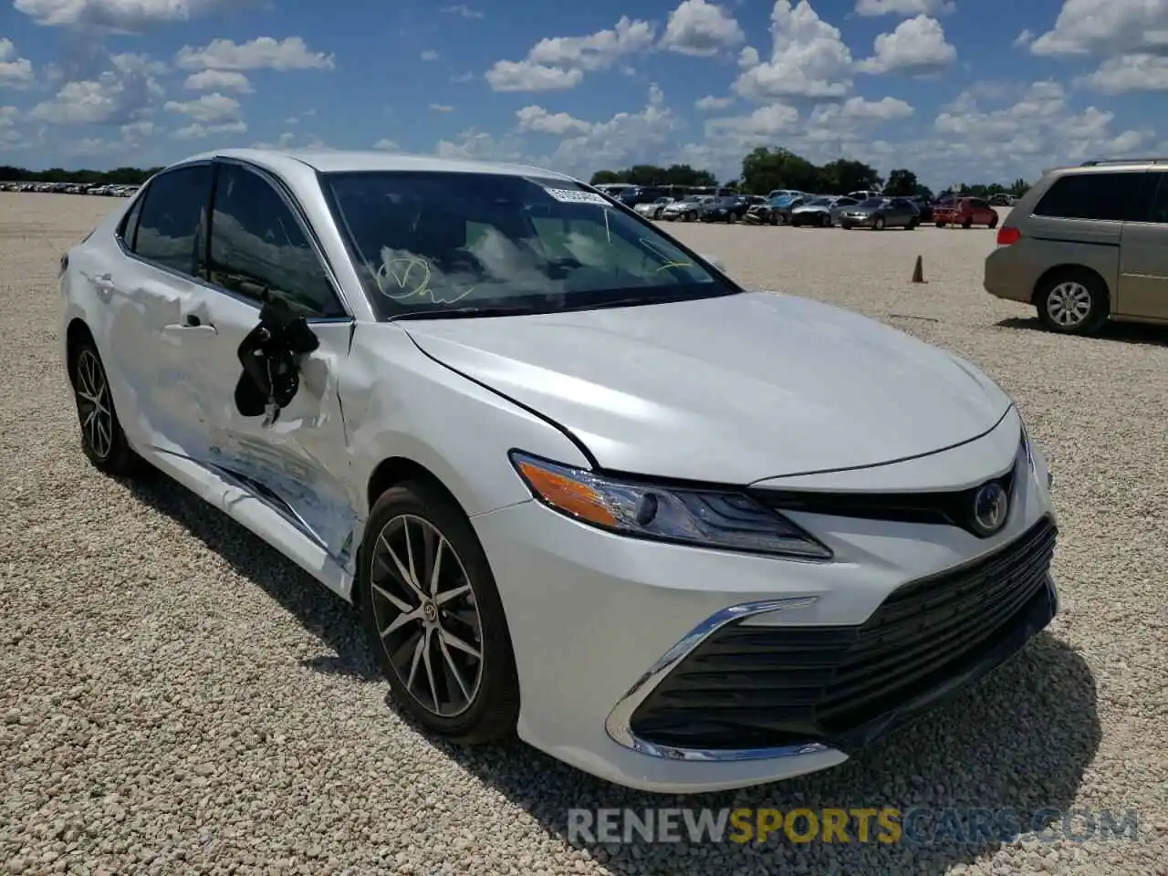 1 Photograph of a damaged car 4T1F31AK1NU589451 TOYOTA CAMRY 2022