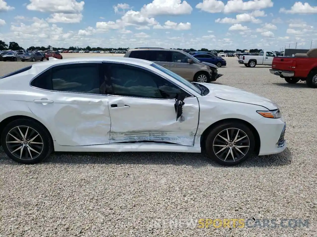 9 Photograph of a damaged car 4T1F31AK1NU589451 TOYOTA CAMRY 2022