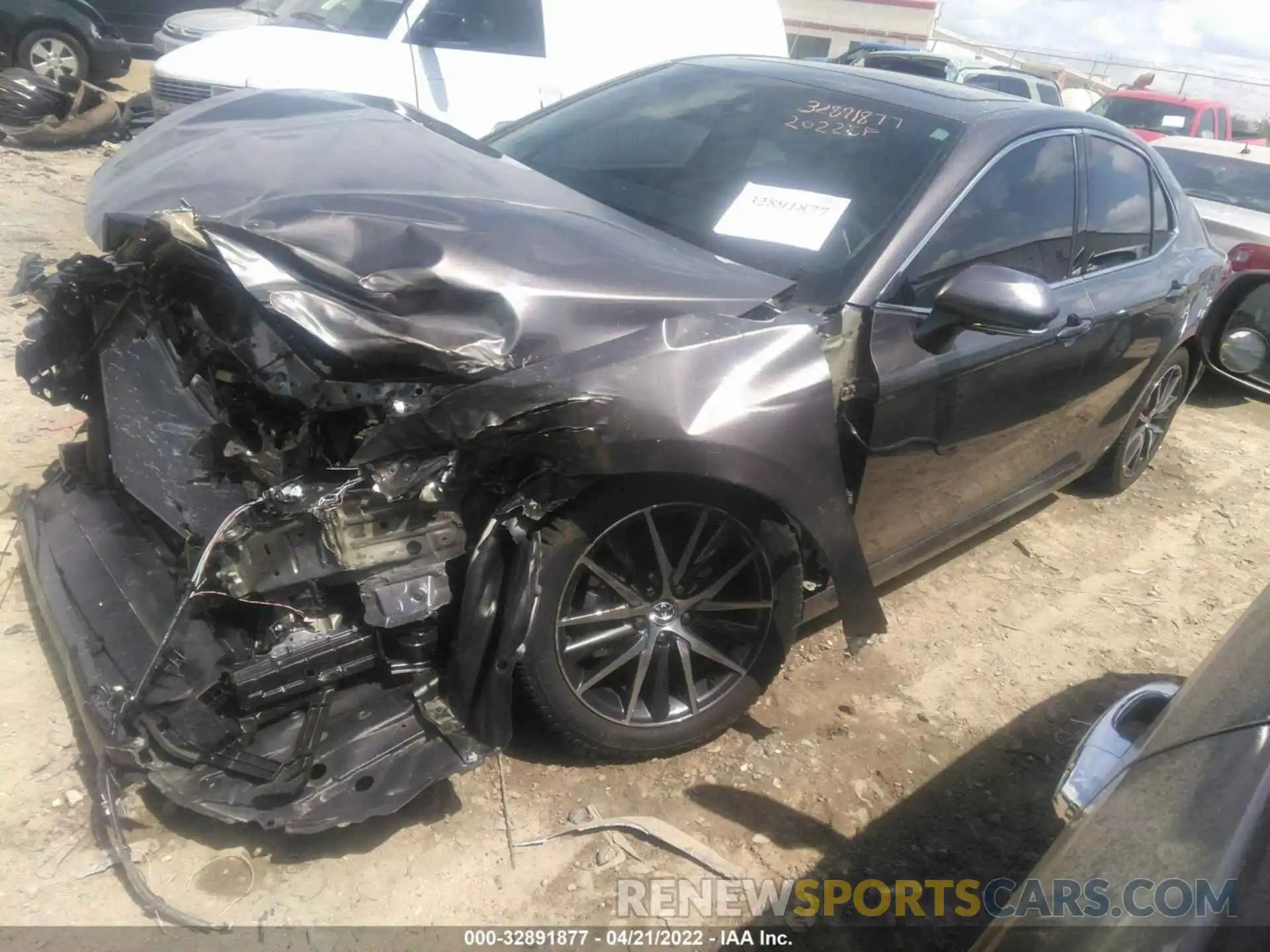 2 Photograph of a damaged car 4T1F31AK2NU568074 TOYOTA CAMRY 2022