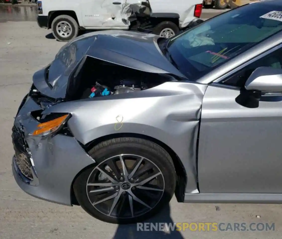 9 Photograph of a damaged car 4T1F31AK2NU574778 TOYOTA CAMRY 2022