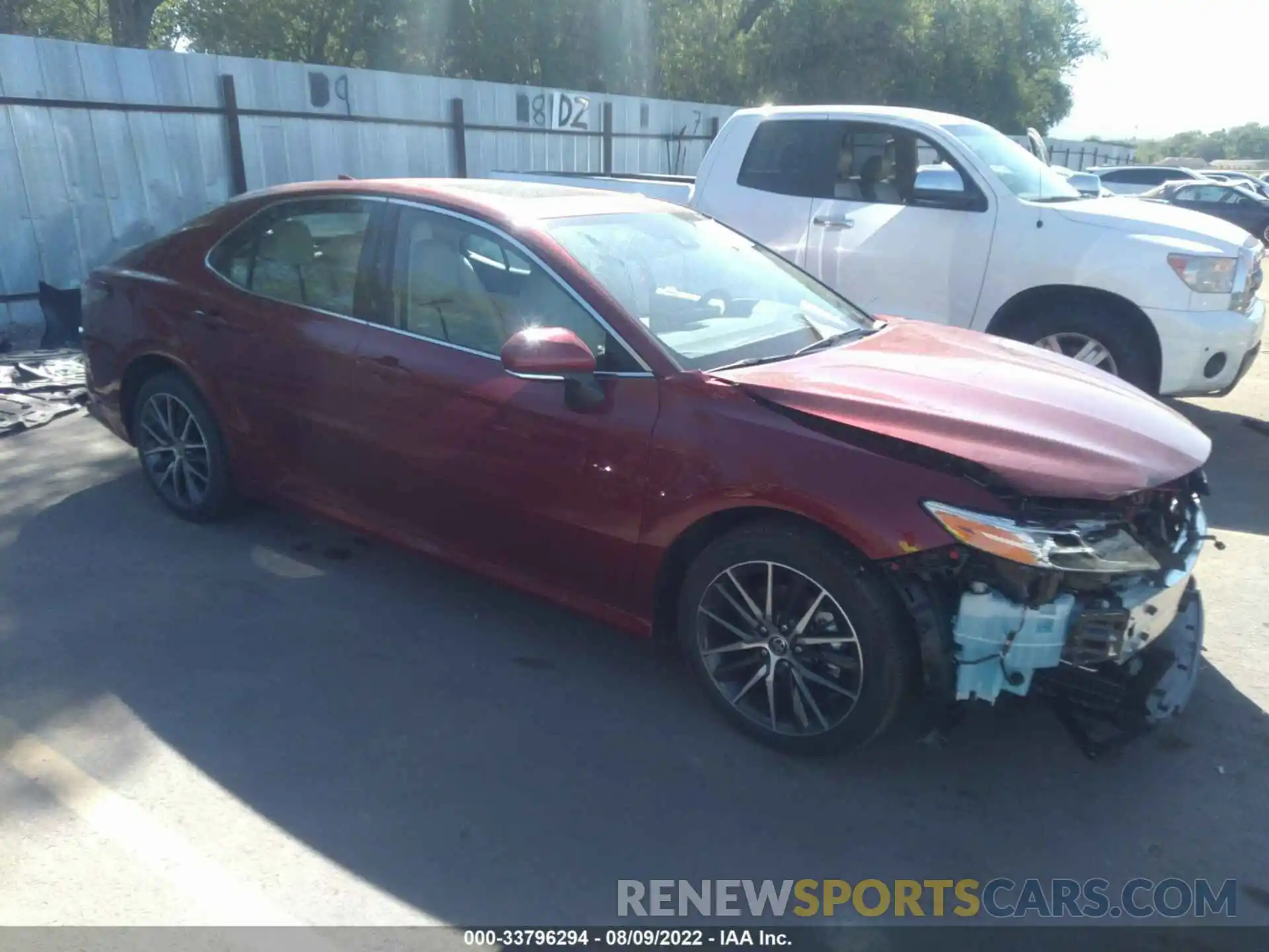 1 Photograph of a damaged car 4T1F31AK5NU043722 TOYOTA CAMRY 2022