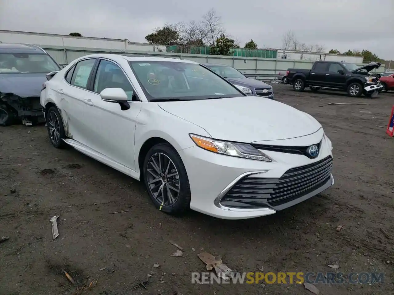 1 Photograph of a damaged car 4T1F31AK5NU583331 TOYOTA CAMRY 2022