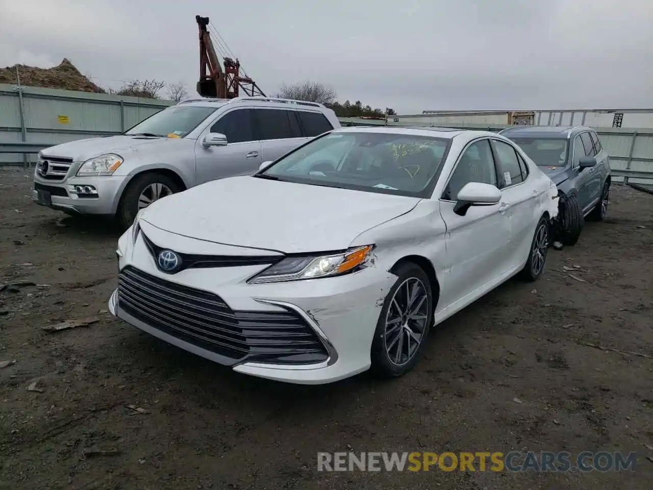 2 Photograph of a damaged car 4T1F31AK5NU583331 TOYOTA CAMRY 2022