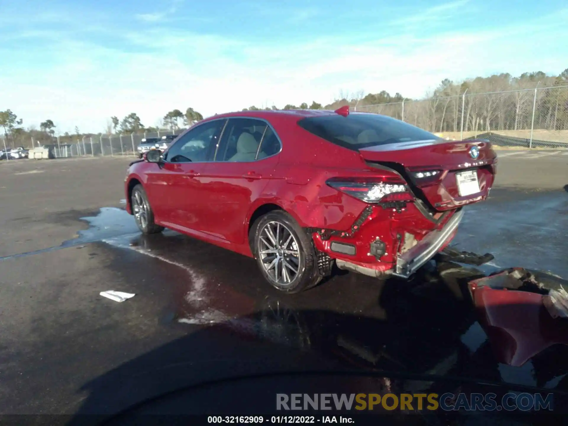 3 Photograph of a damaged car 4T1F31AK8NU579371 TOYOTA CAMRY 2022