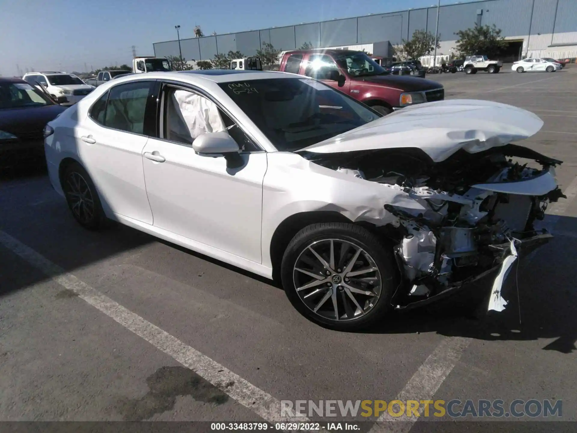 1 Photograph of a damaged car 4T1F31AK9NU041844 TOYOTA CAMRY 2022