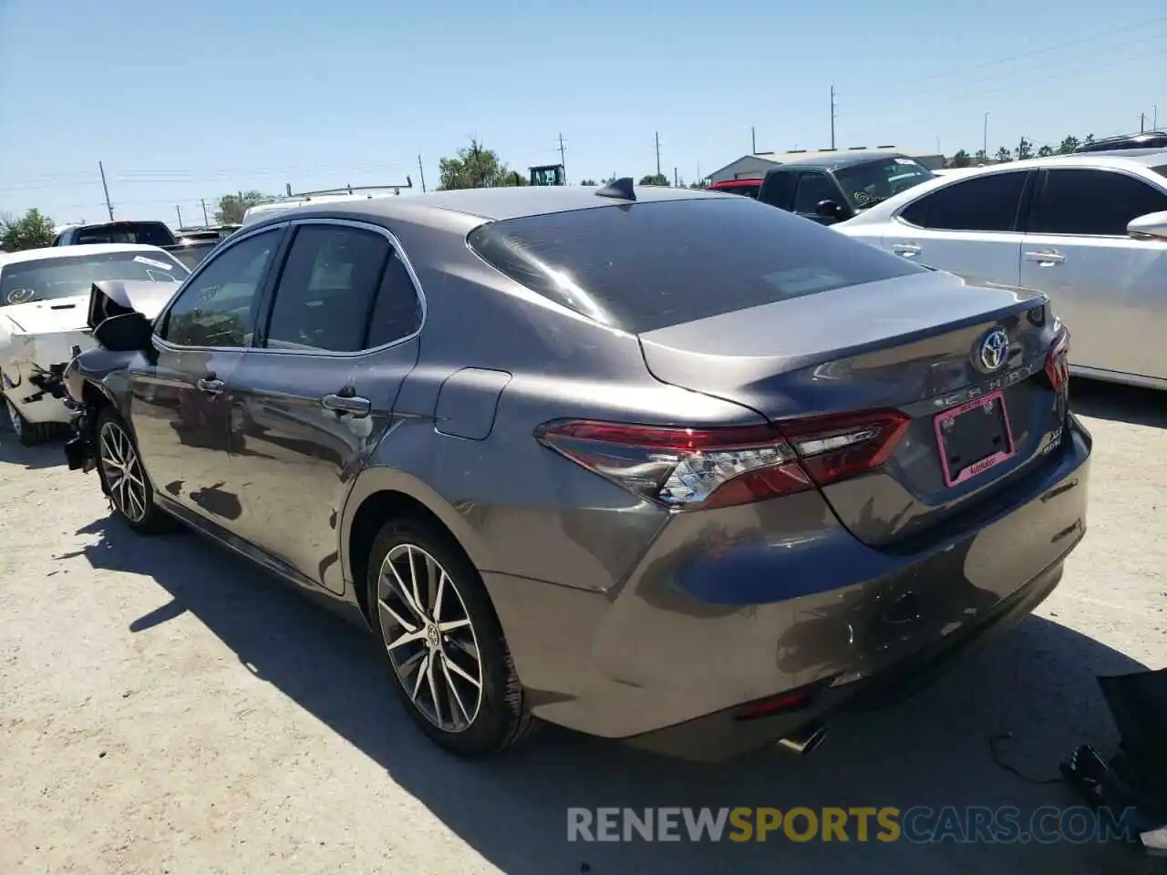 3 Photograph of a damaged car 4T1F31AK9NU572414 TOYOTA CAMRY 2022