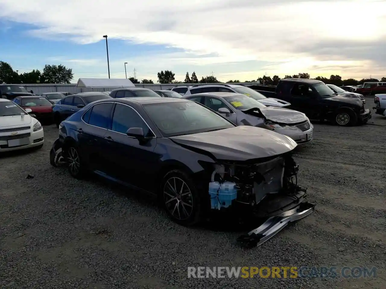 1 Photograph of a damaged car 4T1F31AKXNU571207 TOYOTA CAMRY 2022