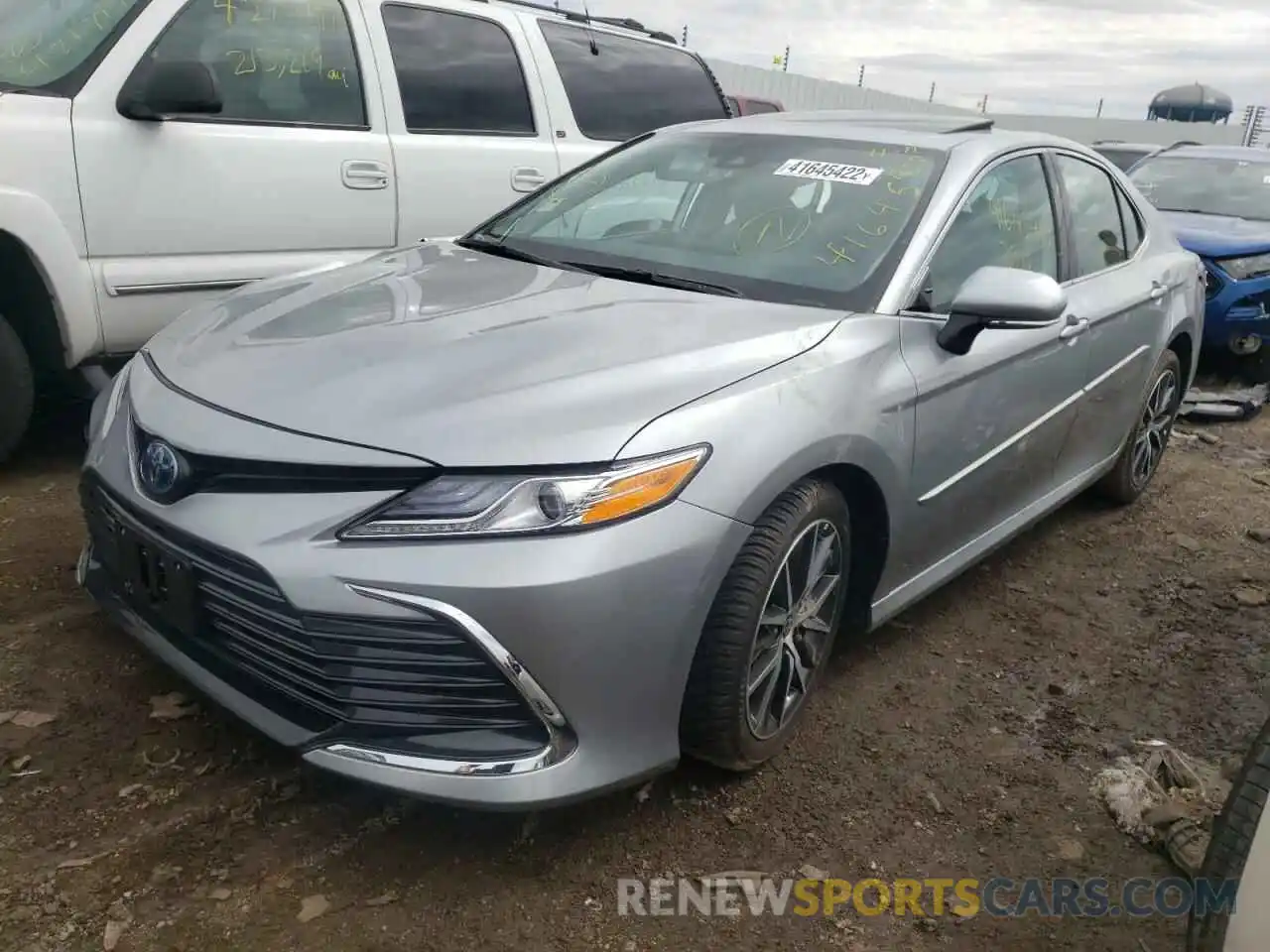 2 Photograph of a damaged car 4T1F31AKXNU577220 TOYOTA CAMRY 2022