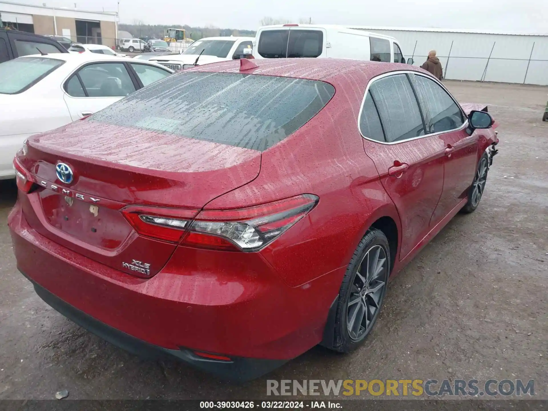 4 Photograph of a damaged car 4T1F31AKXNU598231 TOYOTA CAMRY 2022