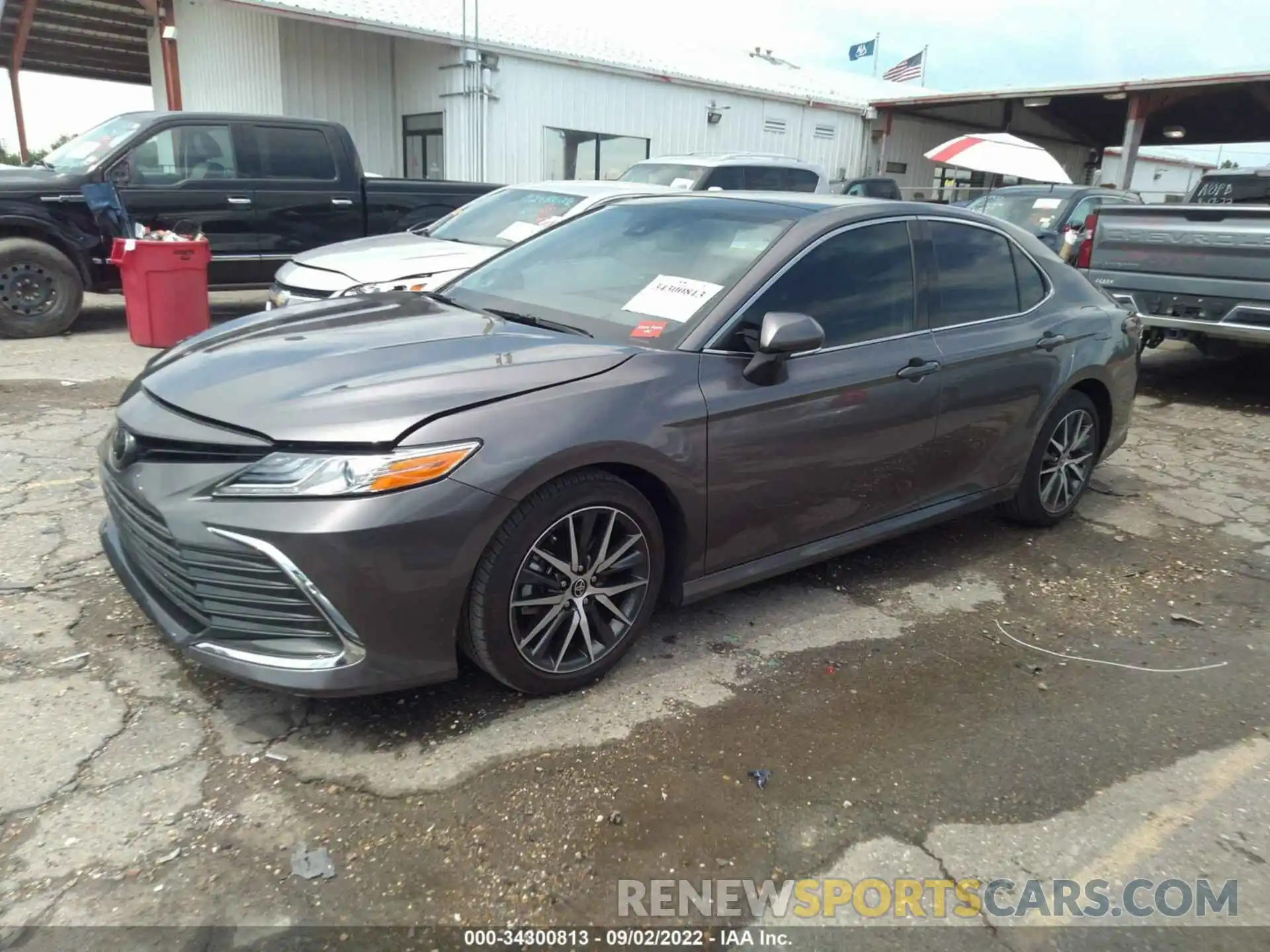 2 Photograph of a damaged car 4T1FZ1AK2NU069323 TOYOTA CAMRY 2022