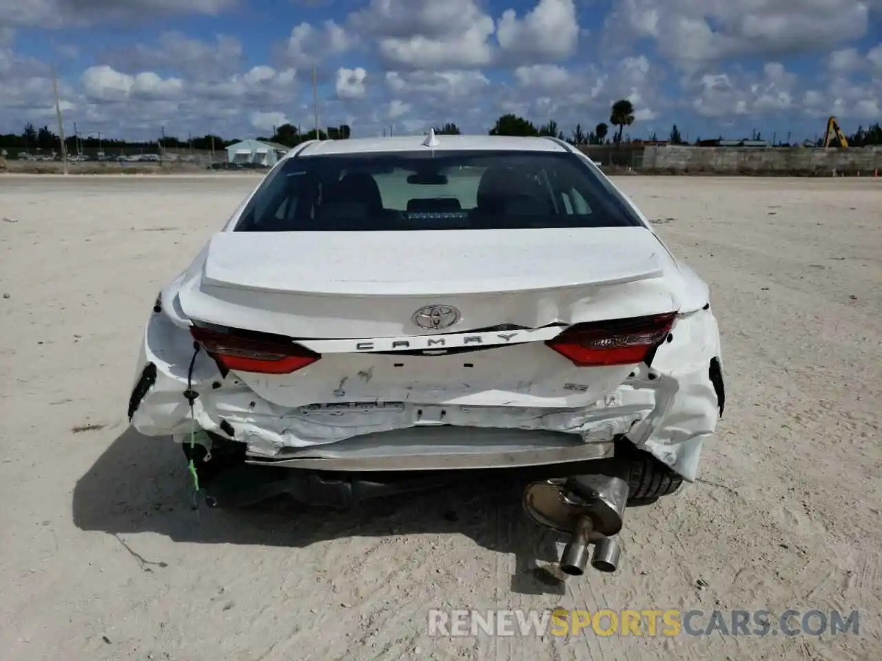 9 Photograph of a damaged car 4T1G11AK0NU618514 TOYOTA CAMRY 2022