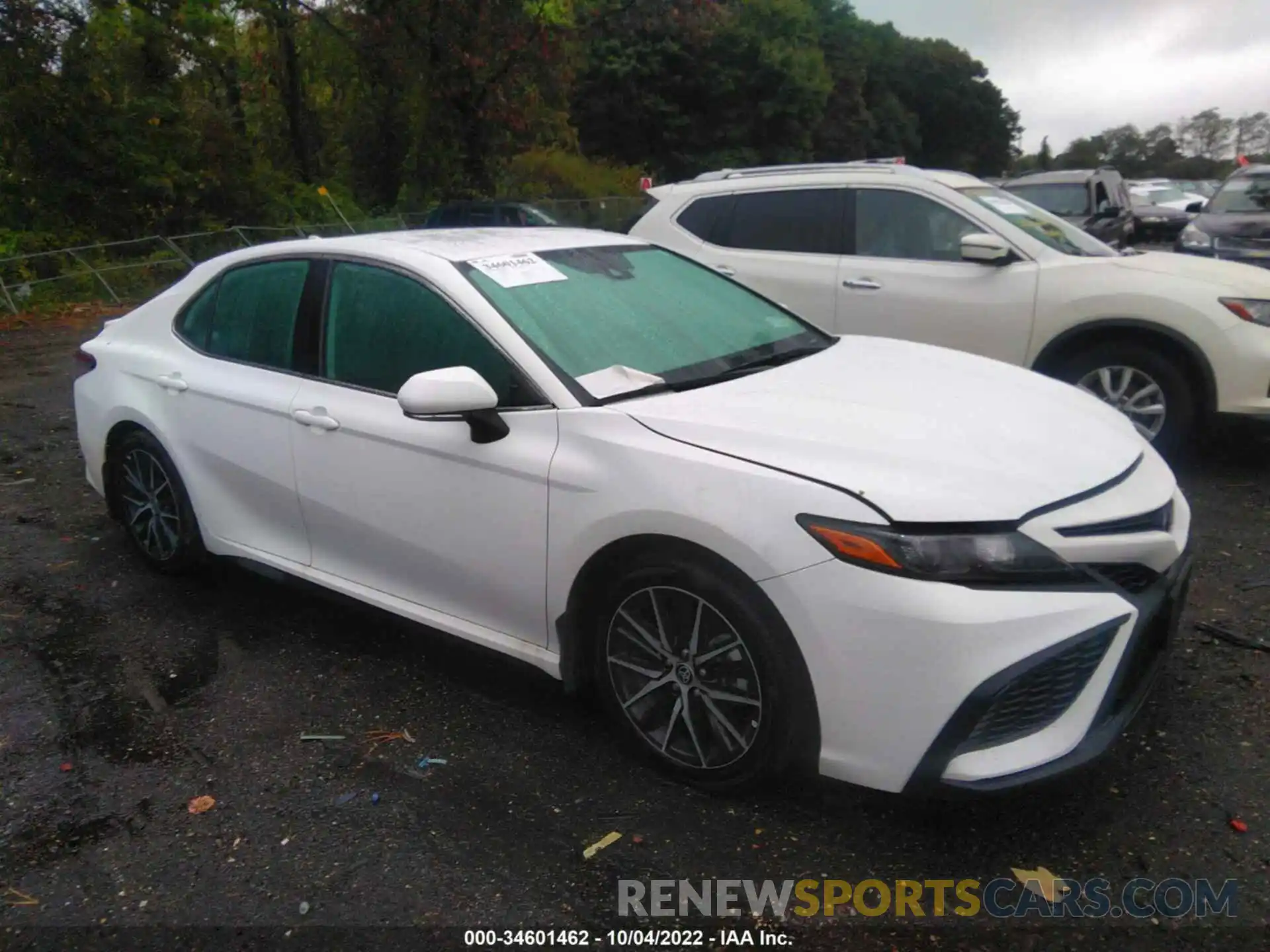 1 Photograph of a damaged car 4T1G11AK0NU621588 TOYOTA CAMRY 2022