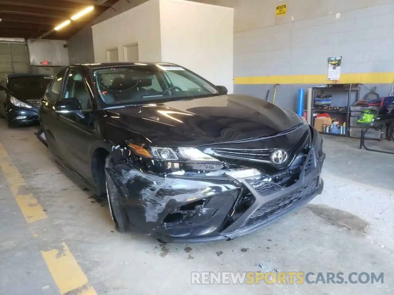 1 Photograph of a damaged car 4T1G11AK0NU621770 TOYOTA CAMRY 2022