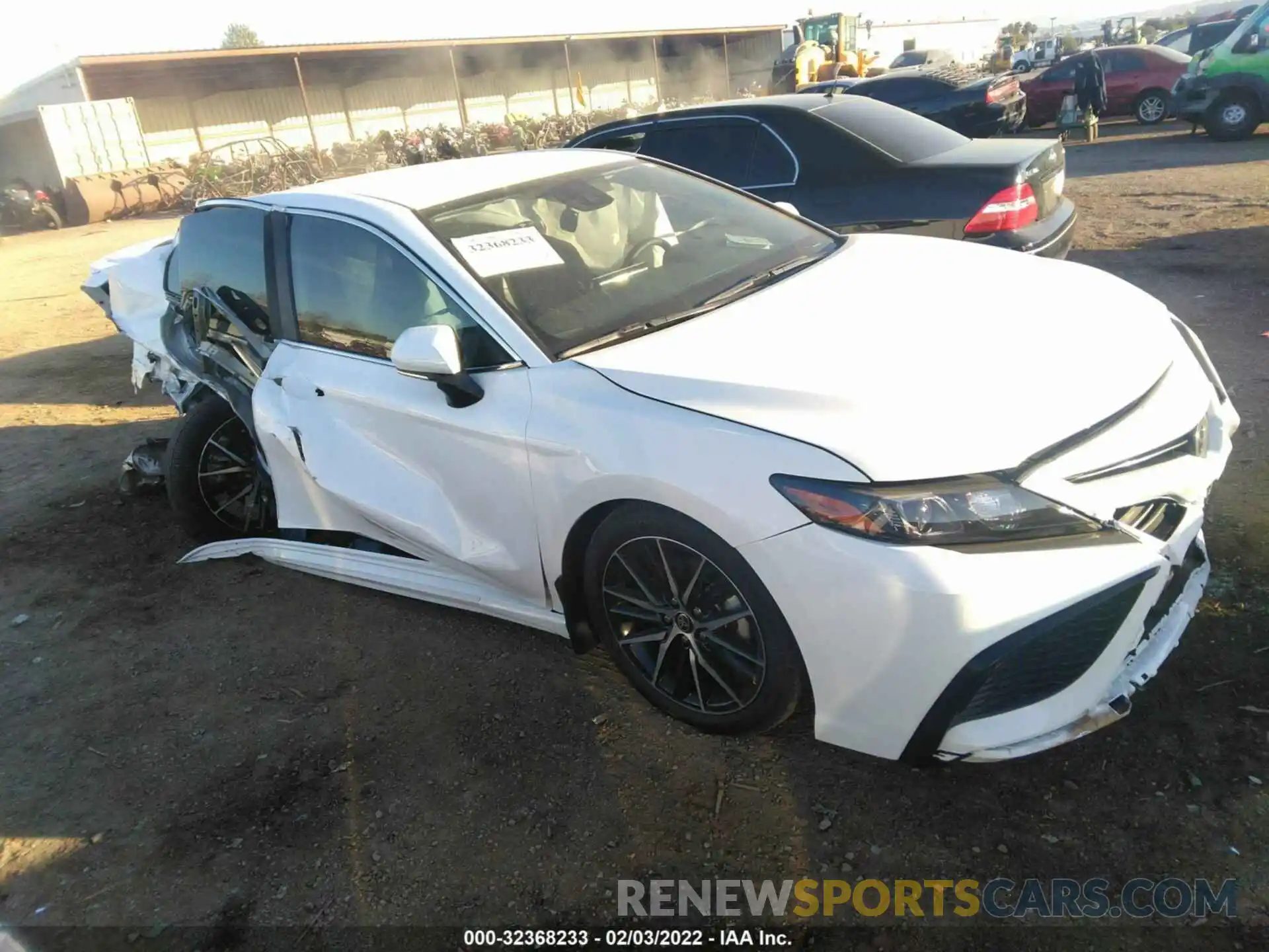 1 Photograph of a damaged car 4T1G11AK0NU622305 TOYOTA CAMRY 2022