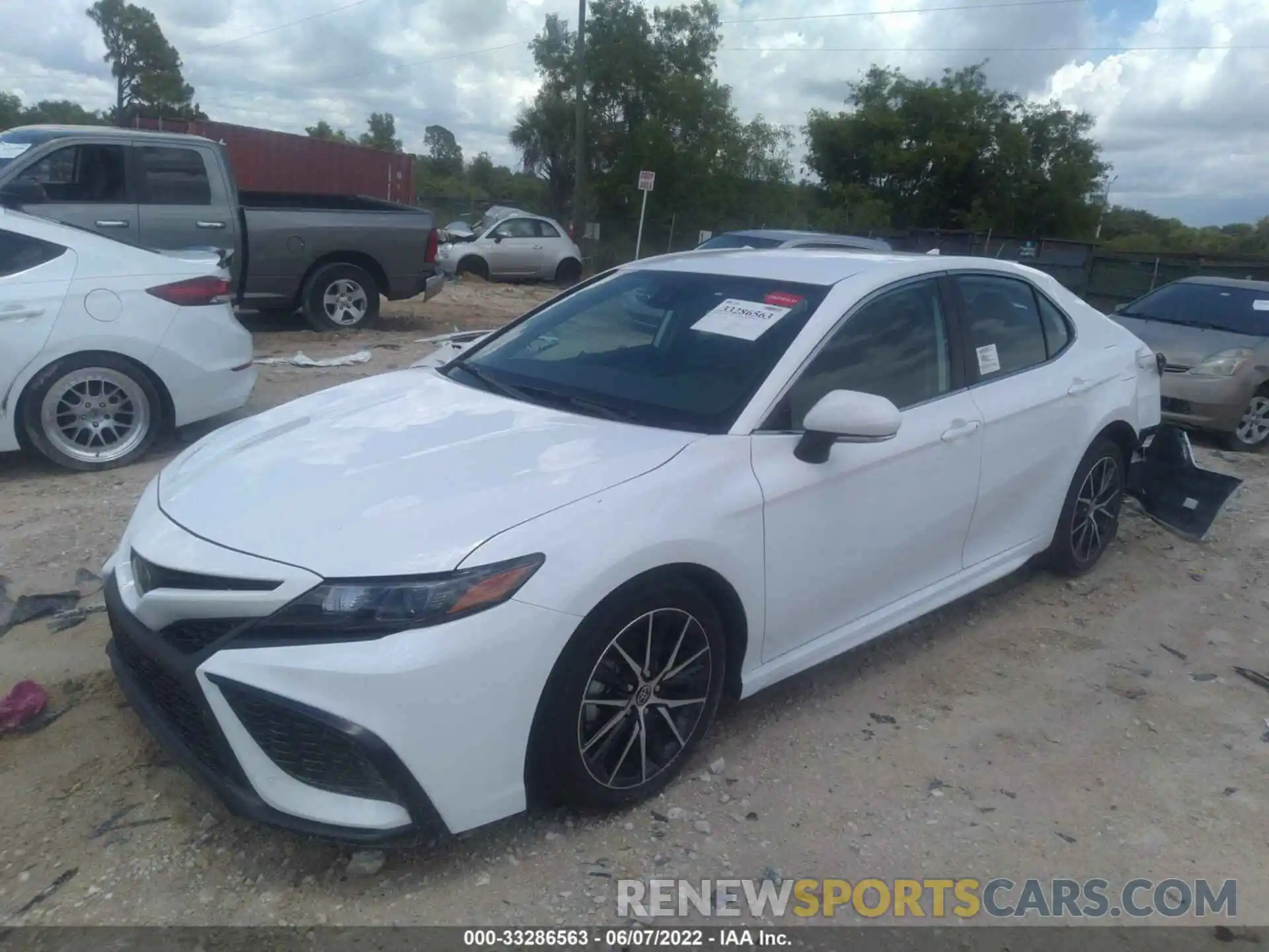 2 Photograph of a damaged car 4T1G11AK0NU646457 TOYOTA CAMRY 2022