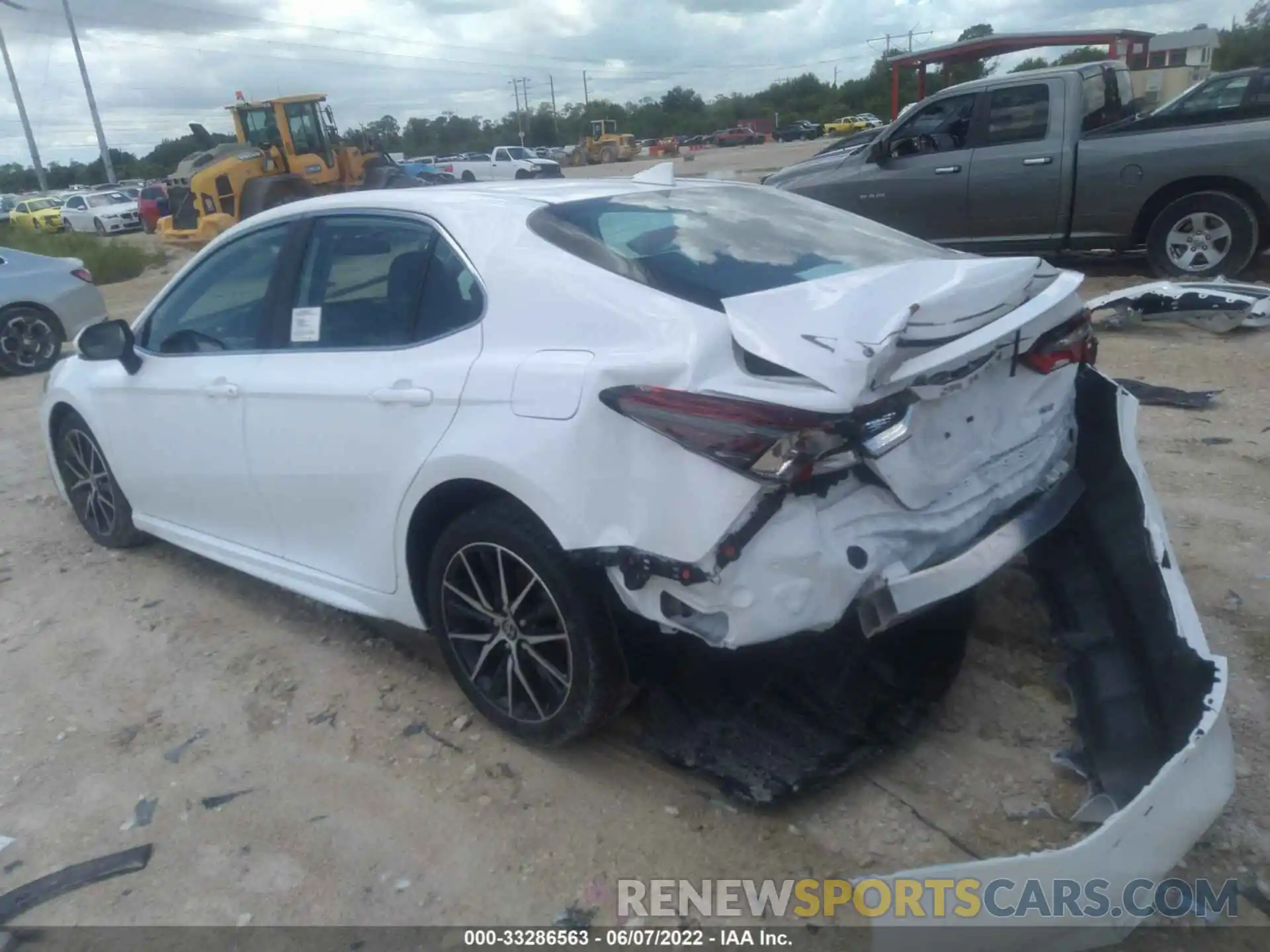 3 Photograph of a damaged car 4T1G11AK0NU646457 TOYOTA CAMRY 2022