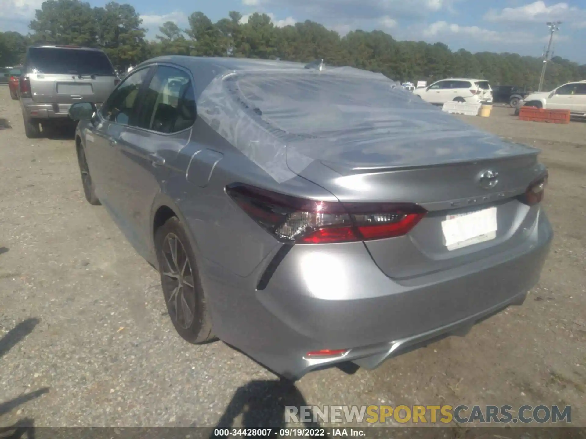 3 Photograph of a damaged car 4T1G11AK0NU668040 TOYOTA CAMRY 2022