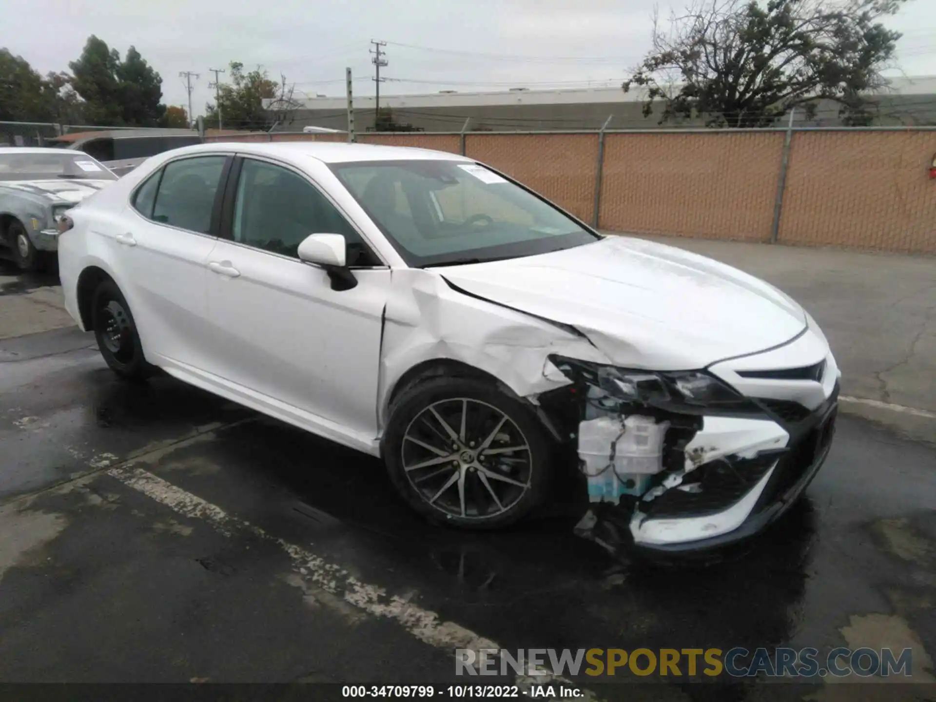 1 Photograph of a damaged car 4T1G11AK0NU693049 TOYOTA CAMRY 2022