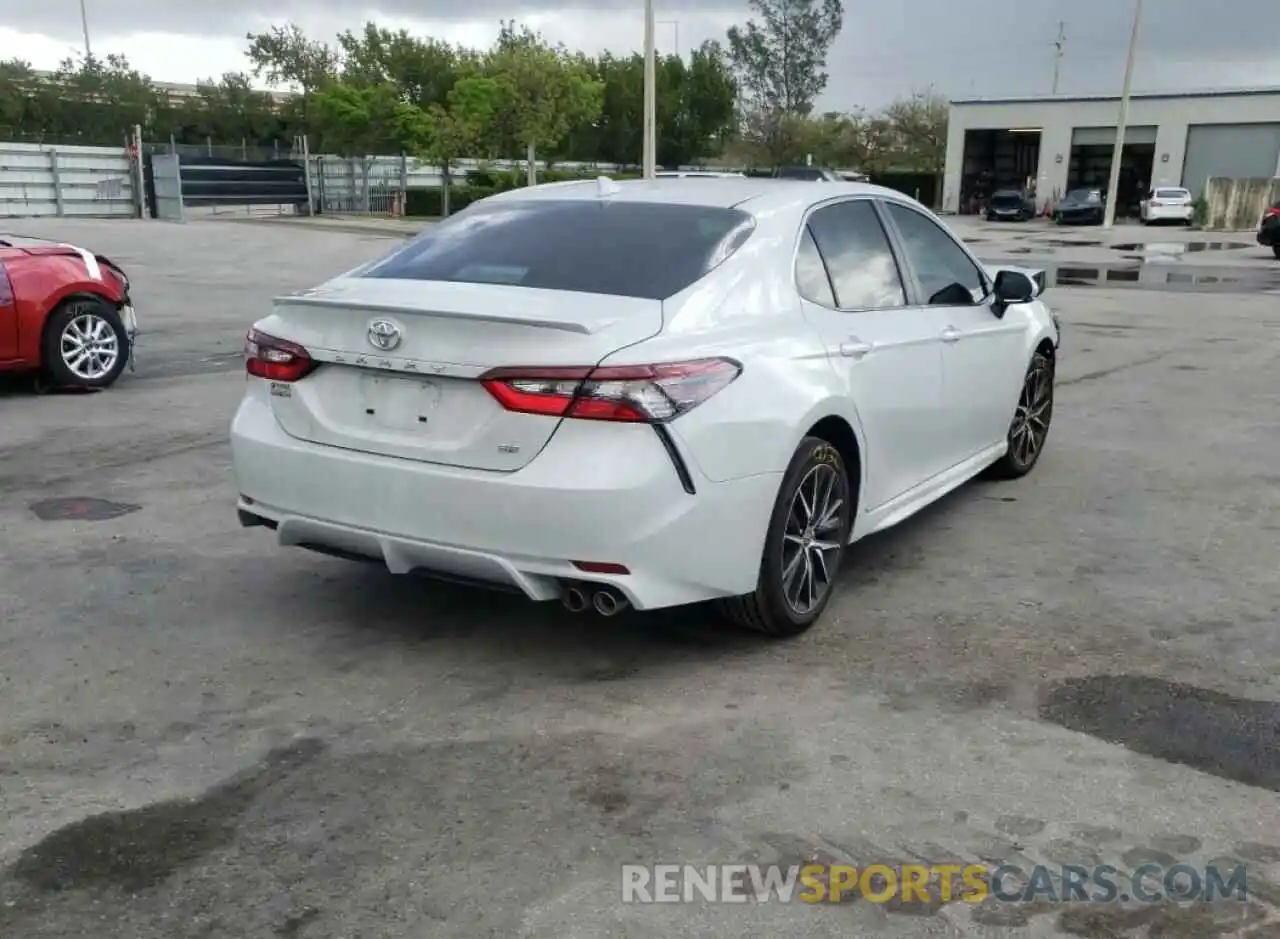 4 Photograph of a damaged car 4T1G11AK1NU014020 TOYOTA CAMRY 2022