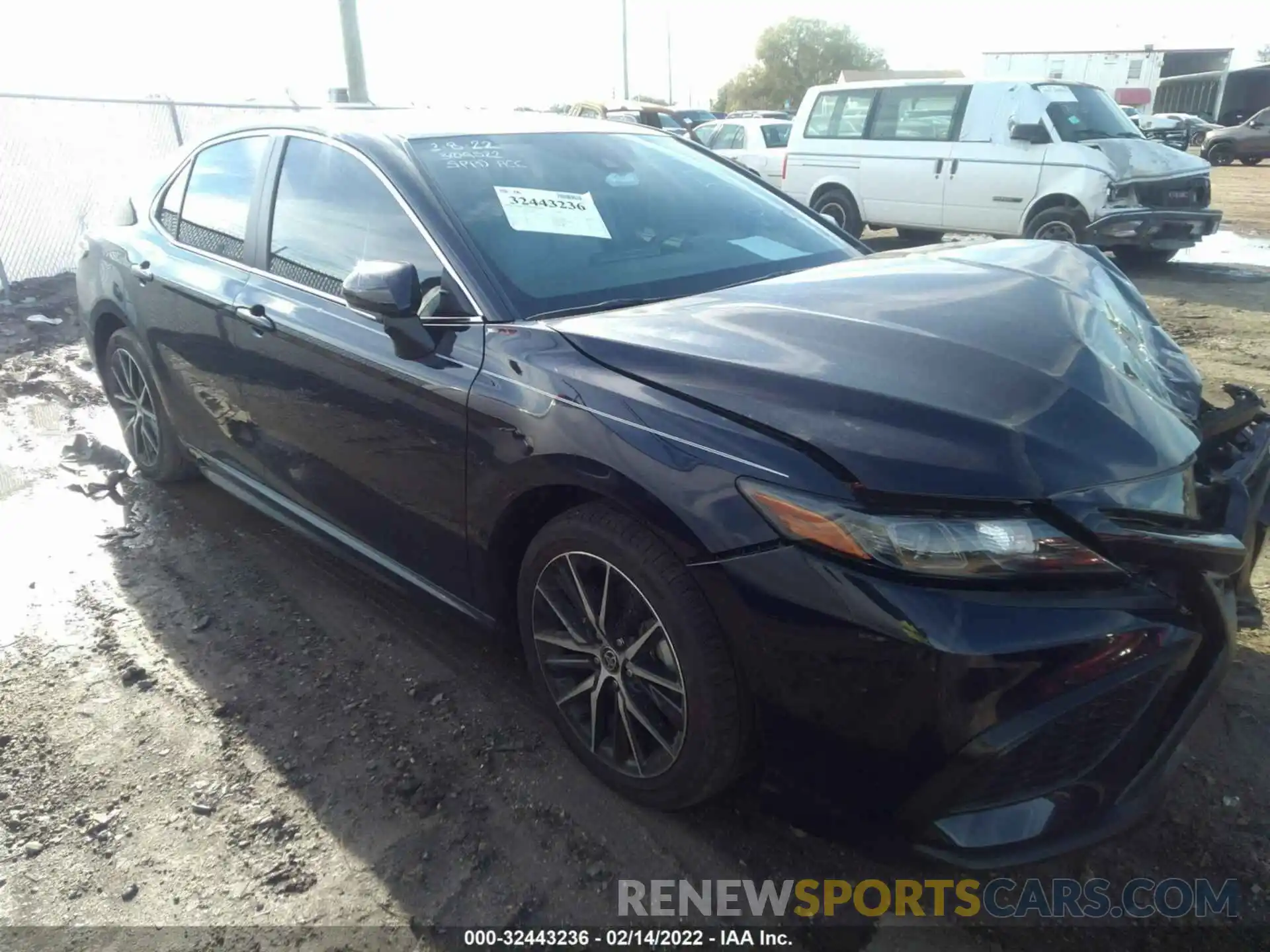 1 Photograph of a damaged car 4T1G11AK1NU498612 TOYOTA CAMRY 2022