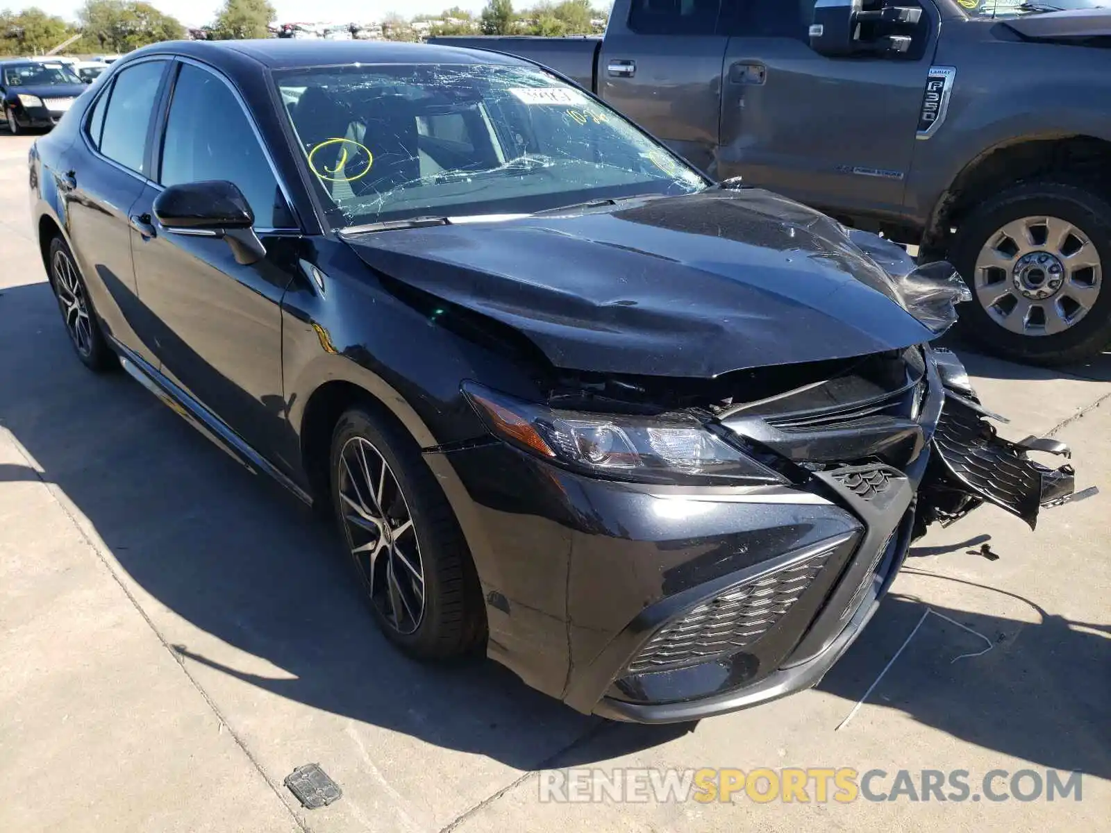 1 Photograph of a damaged car 4T1G11AK1NU618635 TOYOTA CAMRY 2022