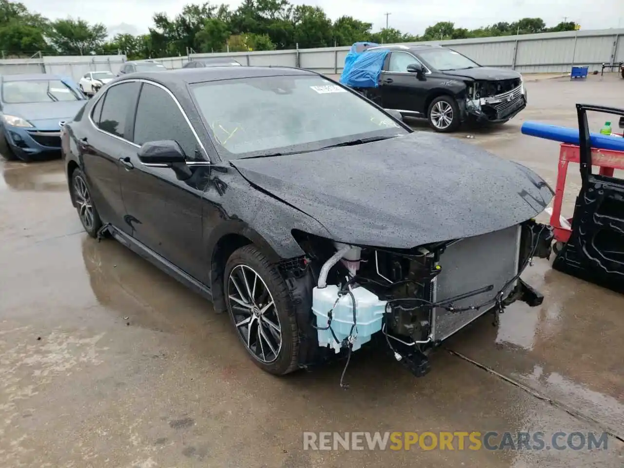 1 Photograph of a damaged car 4T1G11AK1NU619719 TOYOTA CAMRY 2022