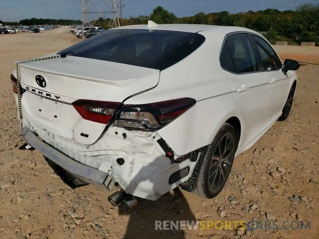 4 Photograph of a damaged car 4T1G11AK1NU645334 TOYOTA CAMRY 2022