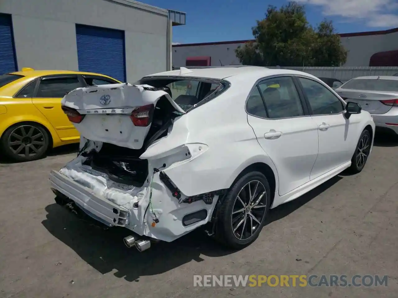 4 Photograph of a damaged car 4T1G11AK1NU691598 TOYOTA CAMRY 2022