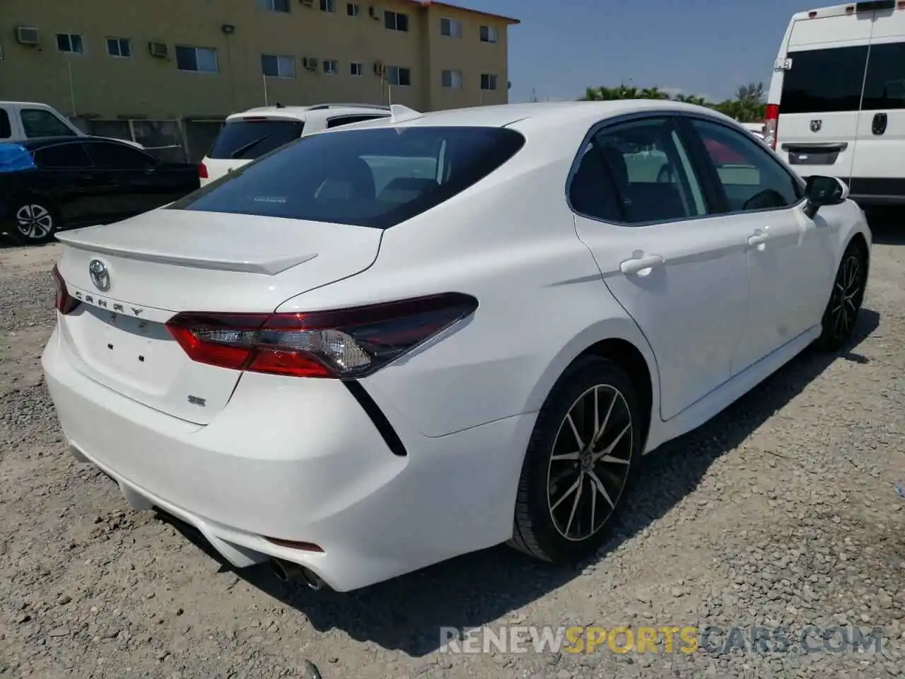 4 Фотография поврежденного автомобиля 4T1G11AK2NU618479 TOYOTA CAMRY 2022