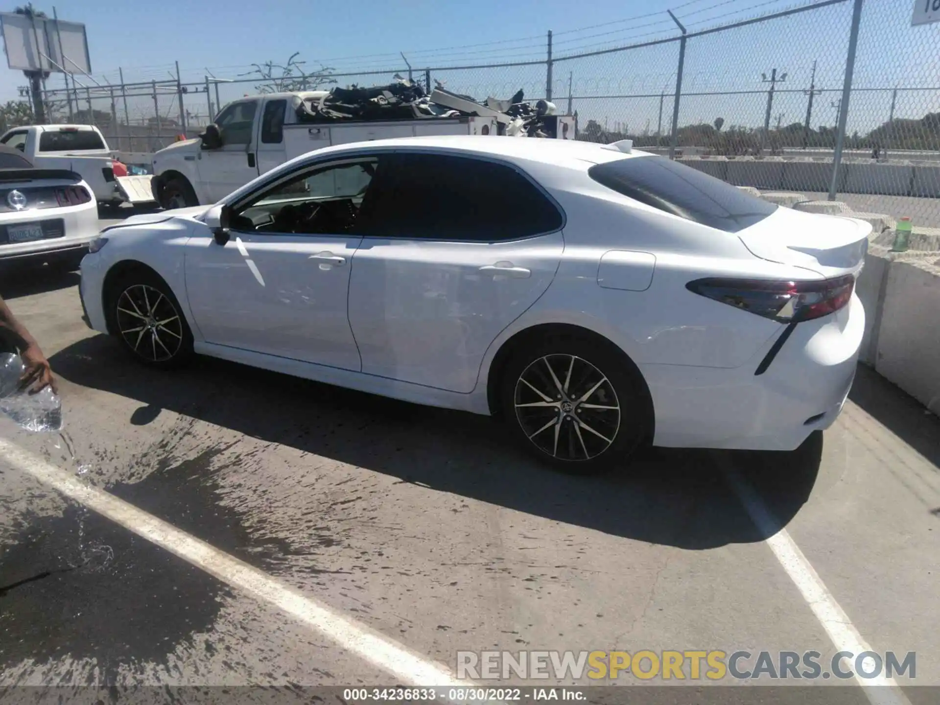 3 Photograph of a damaged car 4T1G11AK2NU625545 TOYOTA CAMRY 2022