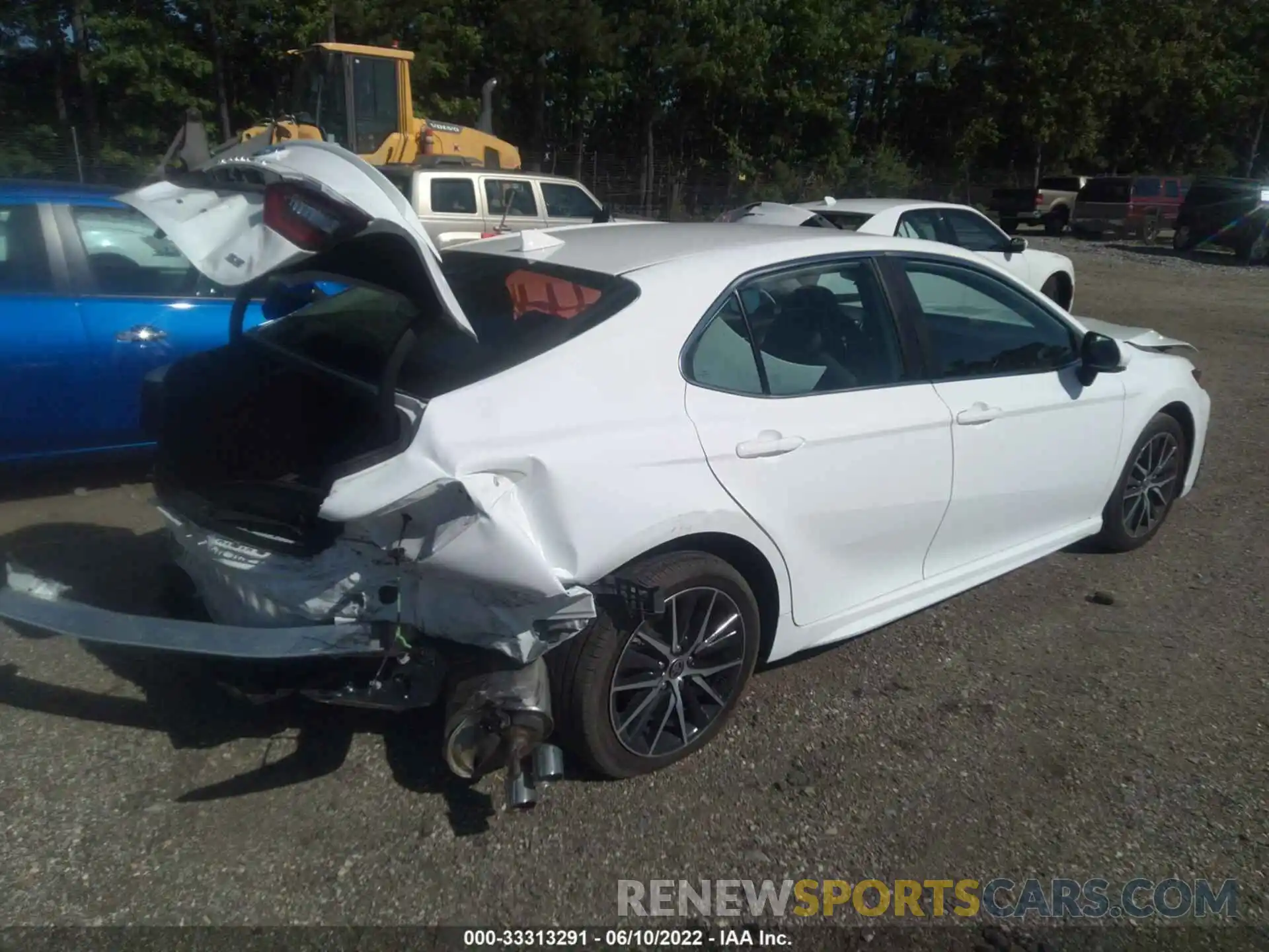 4 Photograph of a damaged car 4T1G11AK2NU632883 TOYOTA CAMRY 2022