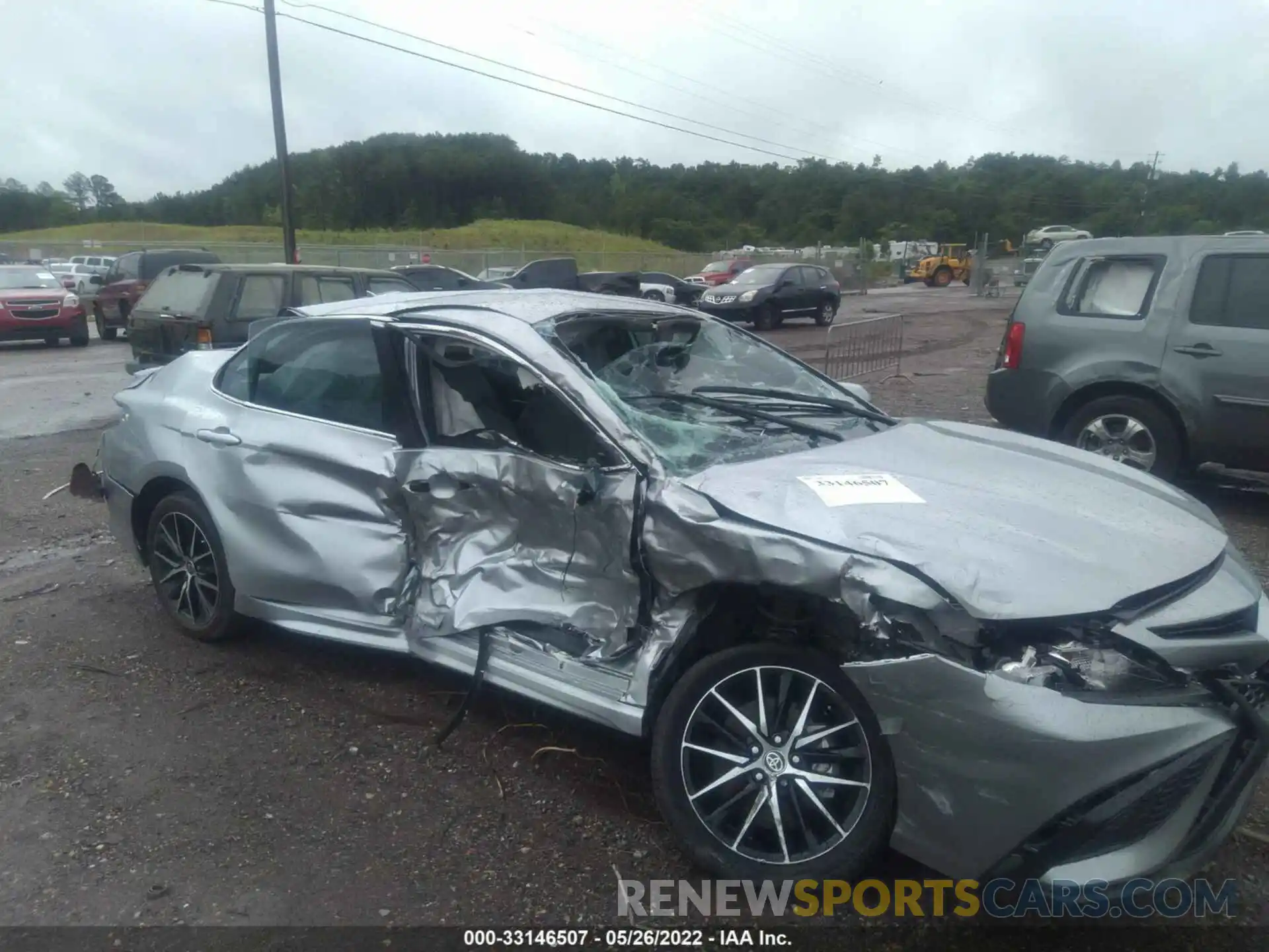 6 Photograph of a damaged car 4T1G11AK2NU648923 TOYOTA CAMRY 2022