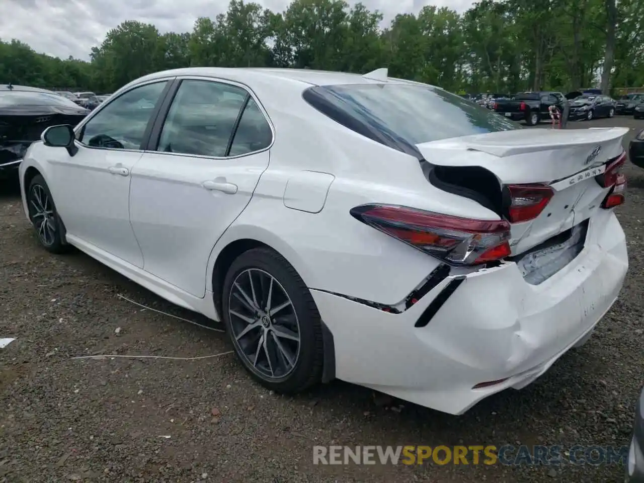 3 Photograph of a damaged car 4T1G11AK2NU676284 TOYOTA CAMRY 2022