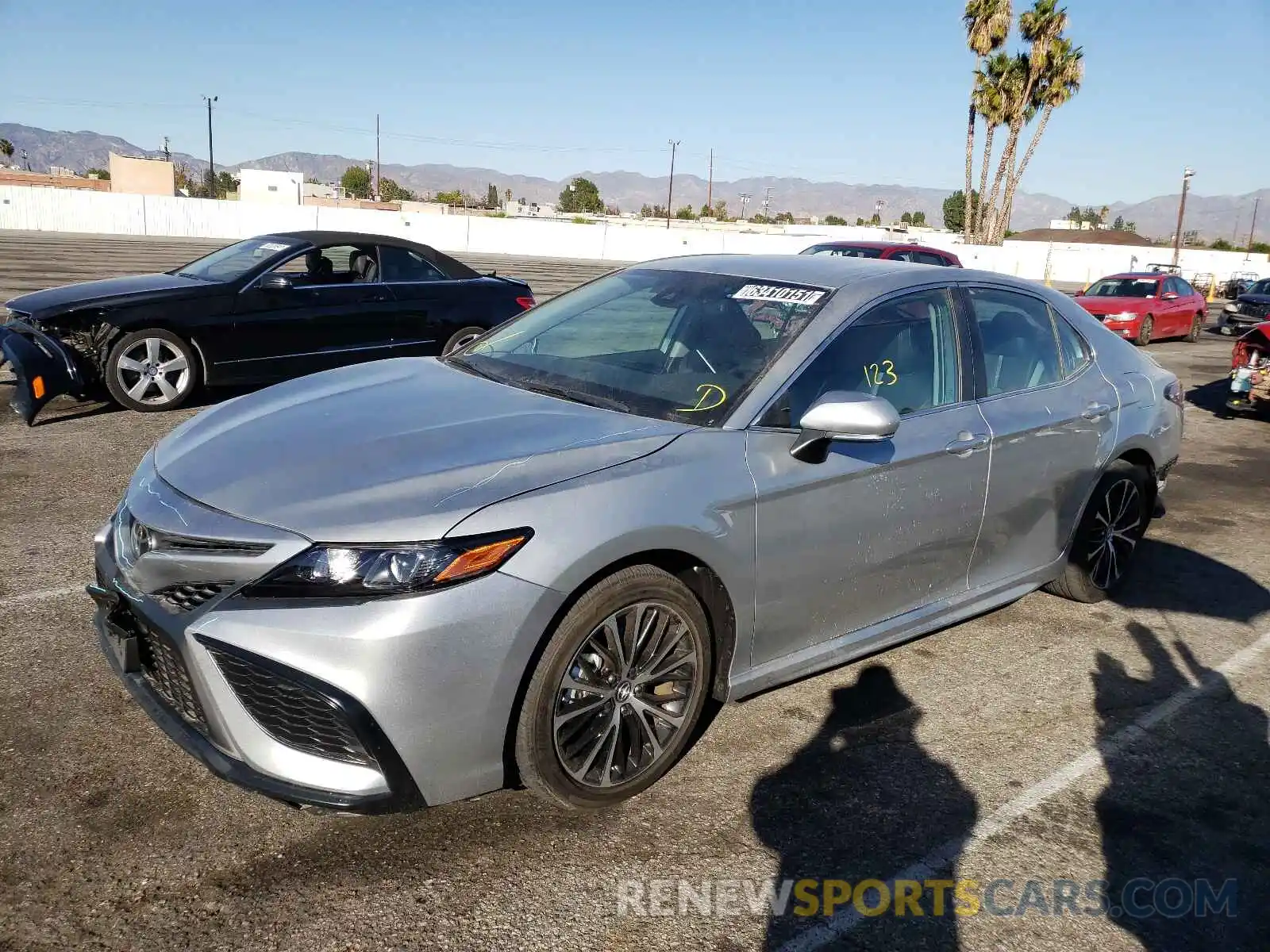 2 Photograph of a damaged car 4T1G11AK3NU001401 TOYOTA CAMRY 2022