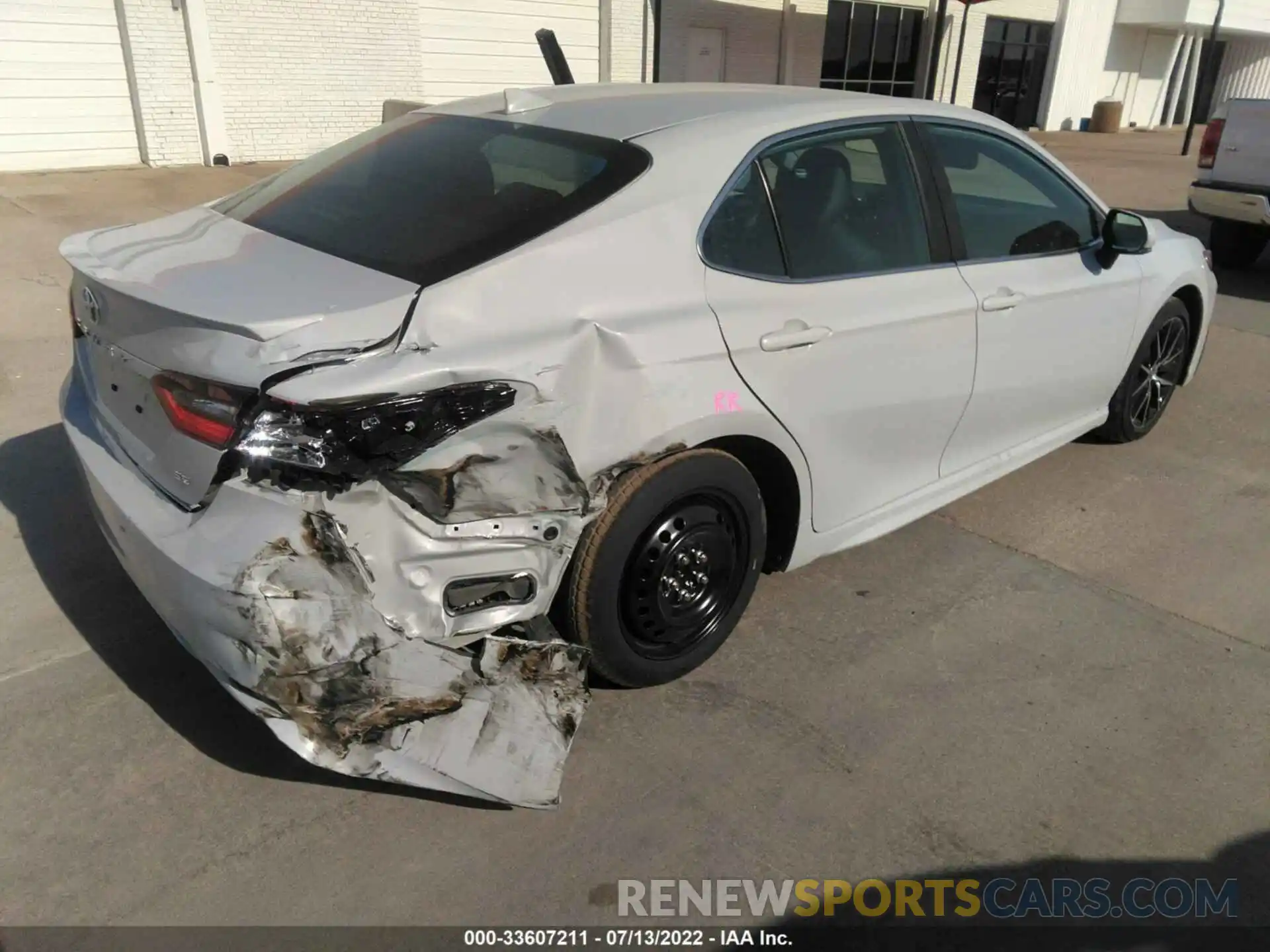 4 Photograph of a damaged car 4T1G11AK3NU047066 TOYOTA CAMRY 2022