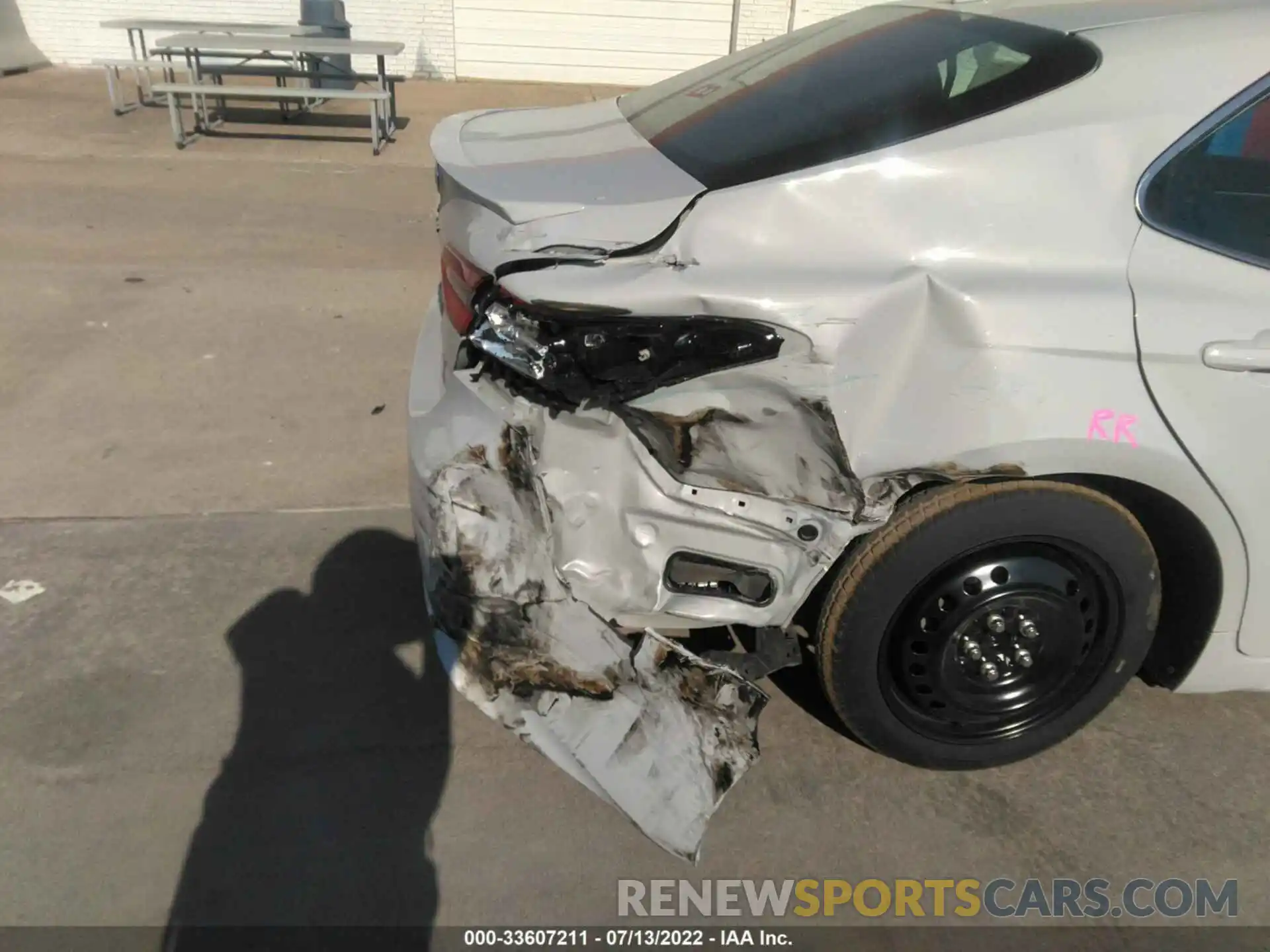 6 Photograph of a damaged car 4T1G11AK3NU047066 TOYOTA CAMRY 2022