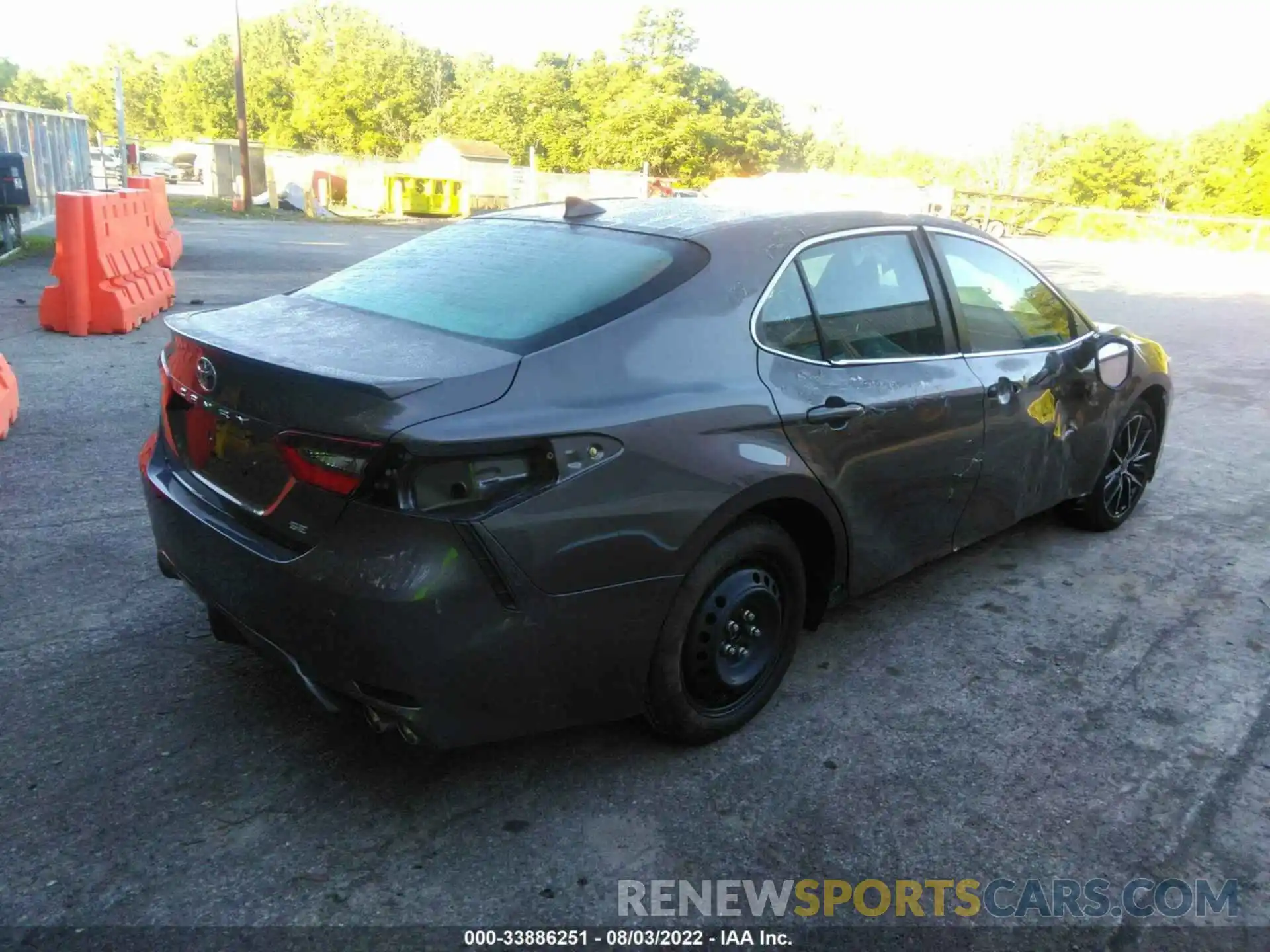 4 Photograph of a damaged car 4T1G11AK3NU499809 TOYOTA CAMRY 2022