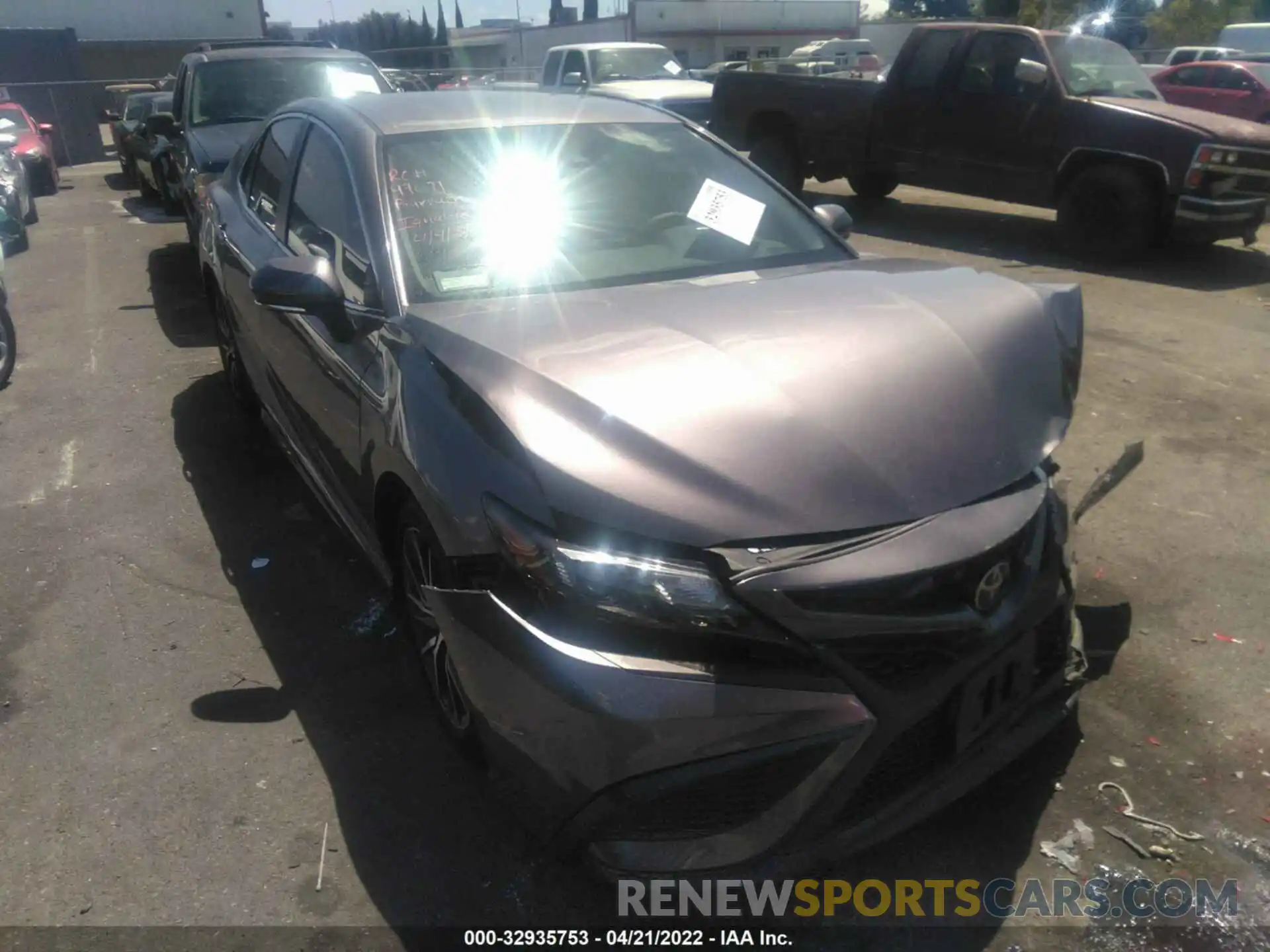 1 Photograph of a damaged car 4T1G11AK3NU627661 TOYOTA CAMRY 2022