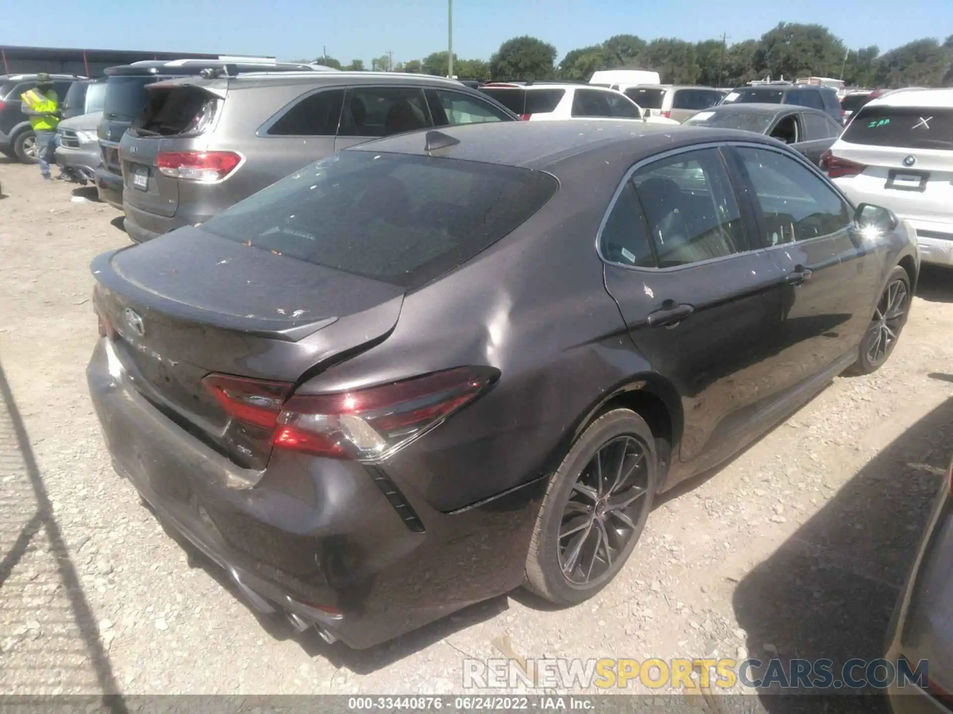 4 Photograph of a damaged car 4T1G11AK3NU628275 TOYOTA CAMRY 2022