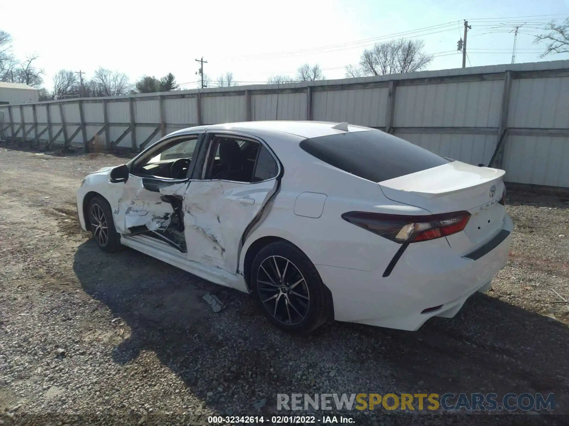 2 Photograph of a damaged car 4T1G11AK3NU640572 TOYOTA CAMRY 2022