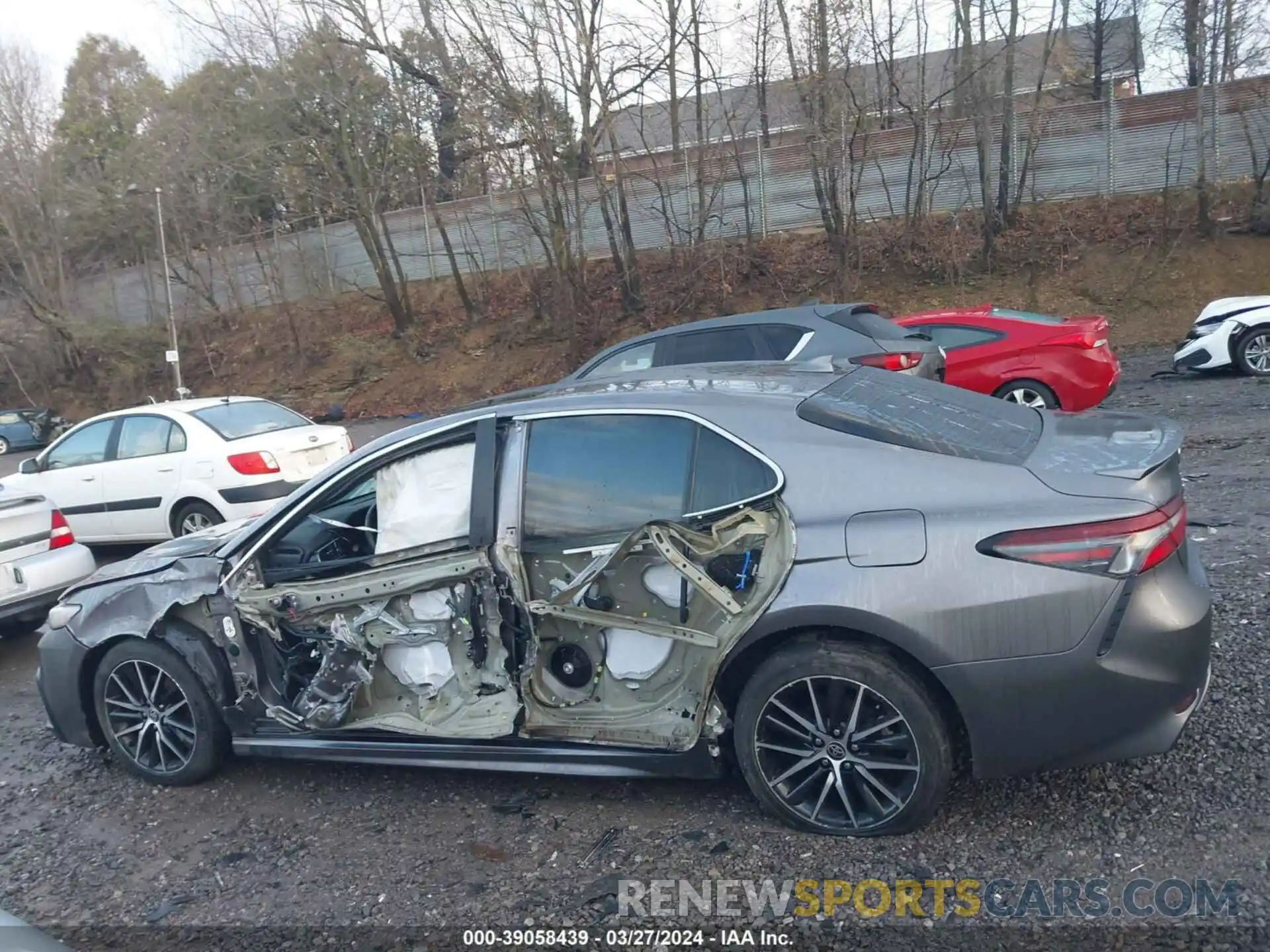 14 Photograph of a damaged car 4T1G11AK3NU645688 TOYOTA CAMRY 2022