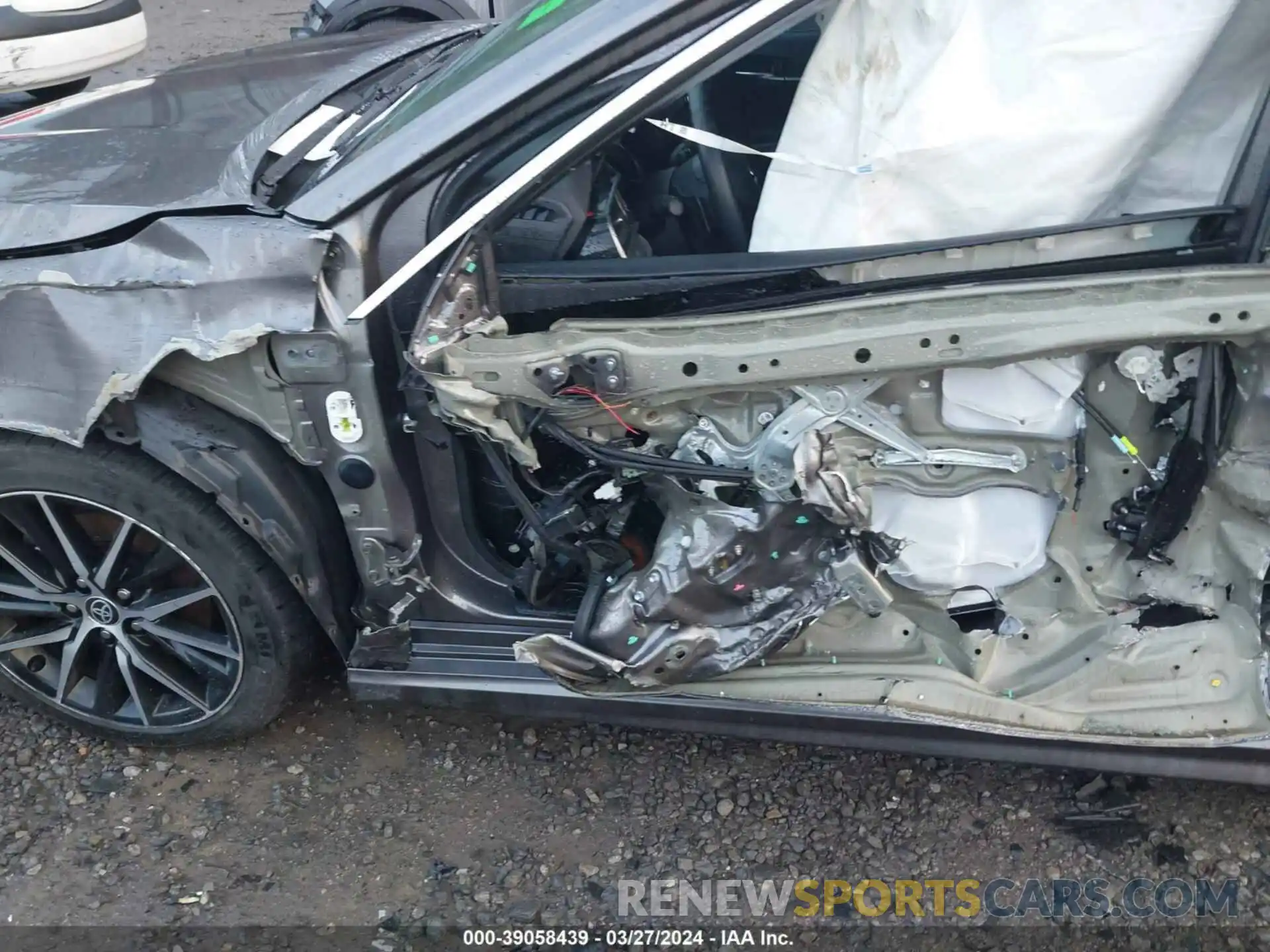 19 Photograph of a damaged car 4T1G11AK3NU645688 TOYOTA CAMRY 2022