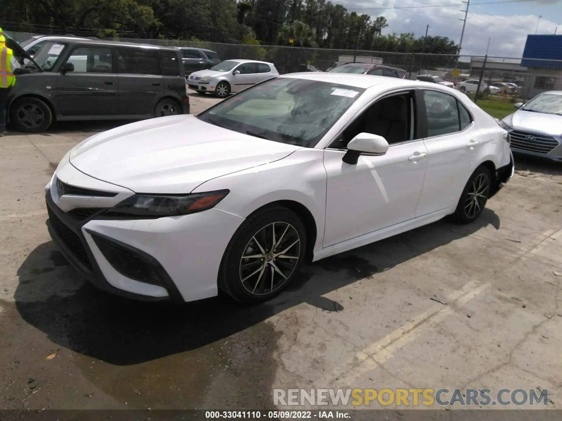 2 Photograph of a damaged car 4T1G11AK3NU658117 TOYOTA CAMRY 2022