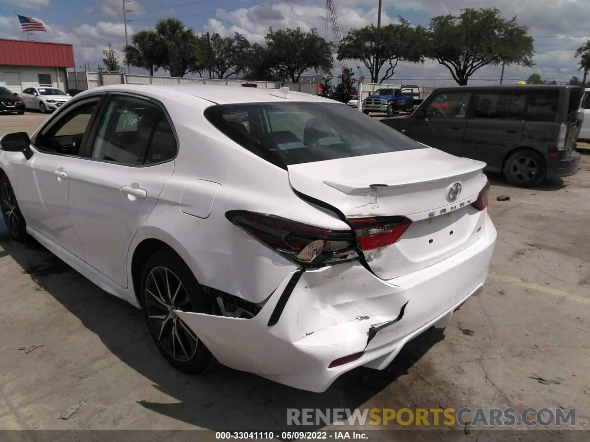 6 Photograph of a damaged car 4T1G11AK3NU658117 TOYOTA CAMRY 2022