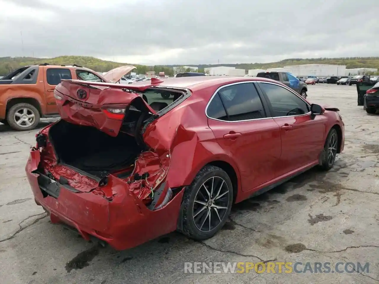 4 Photograph of a damaged car 4T1G11AK4NU001956 TOYOTA CAMRY 2022